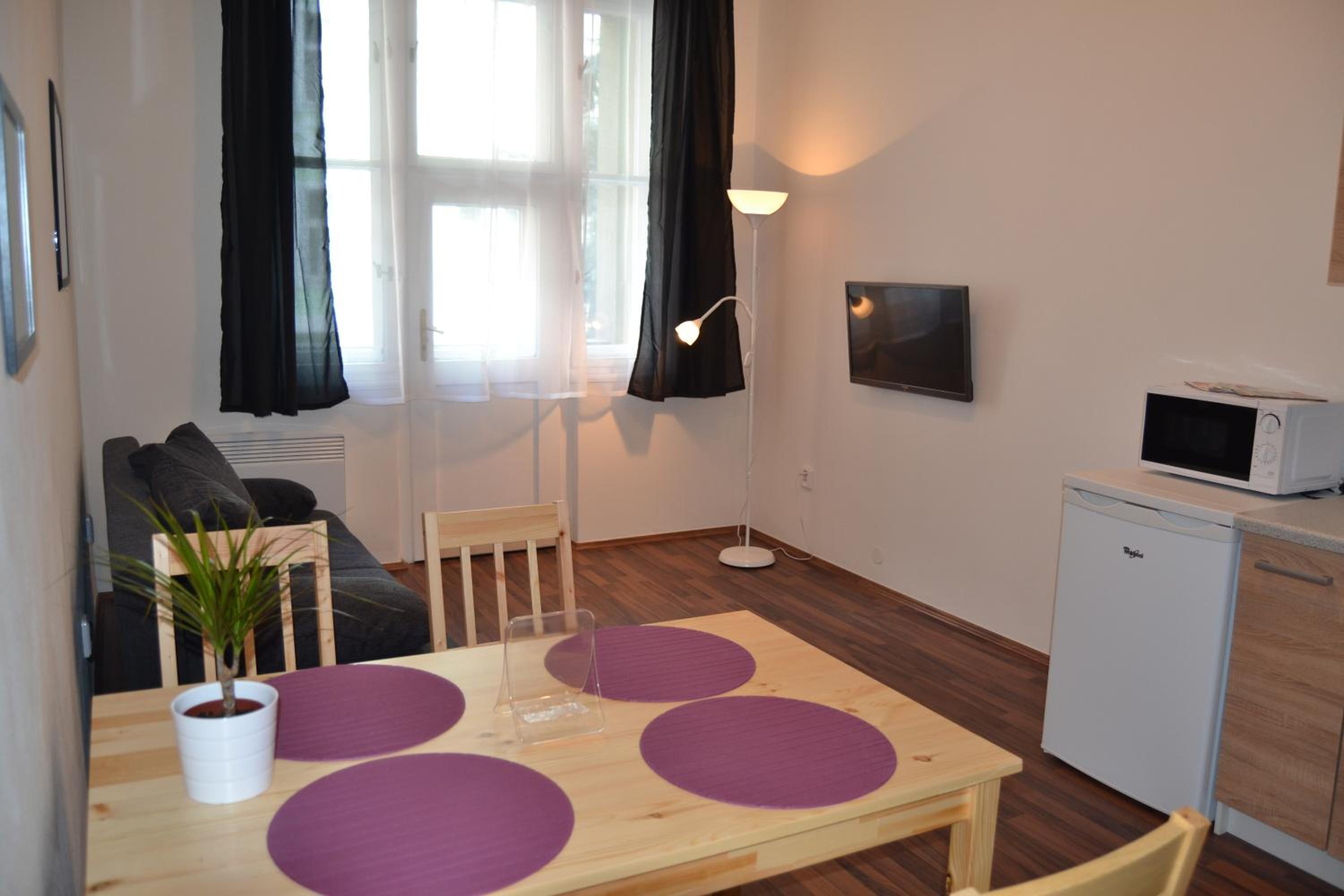 Jezerka Apartments - Free Parking - Easy Access to Center