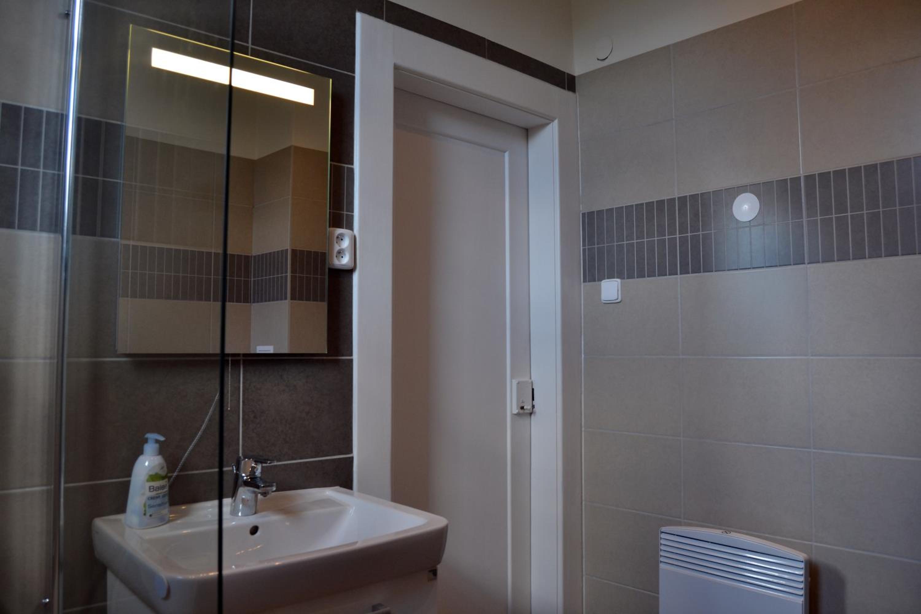 Jezerka Apartments - Free Parking - Easy Access to Center