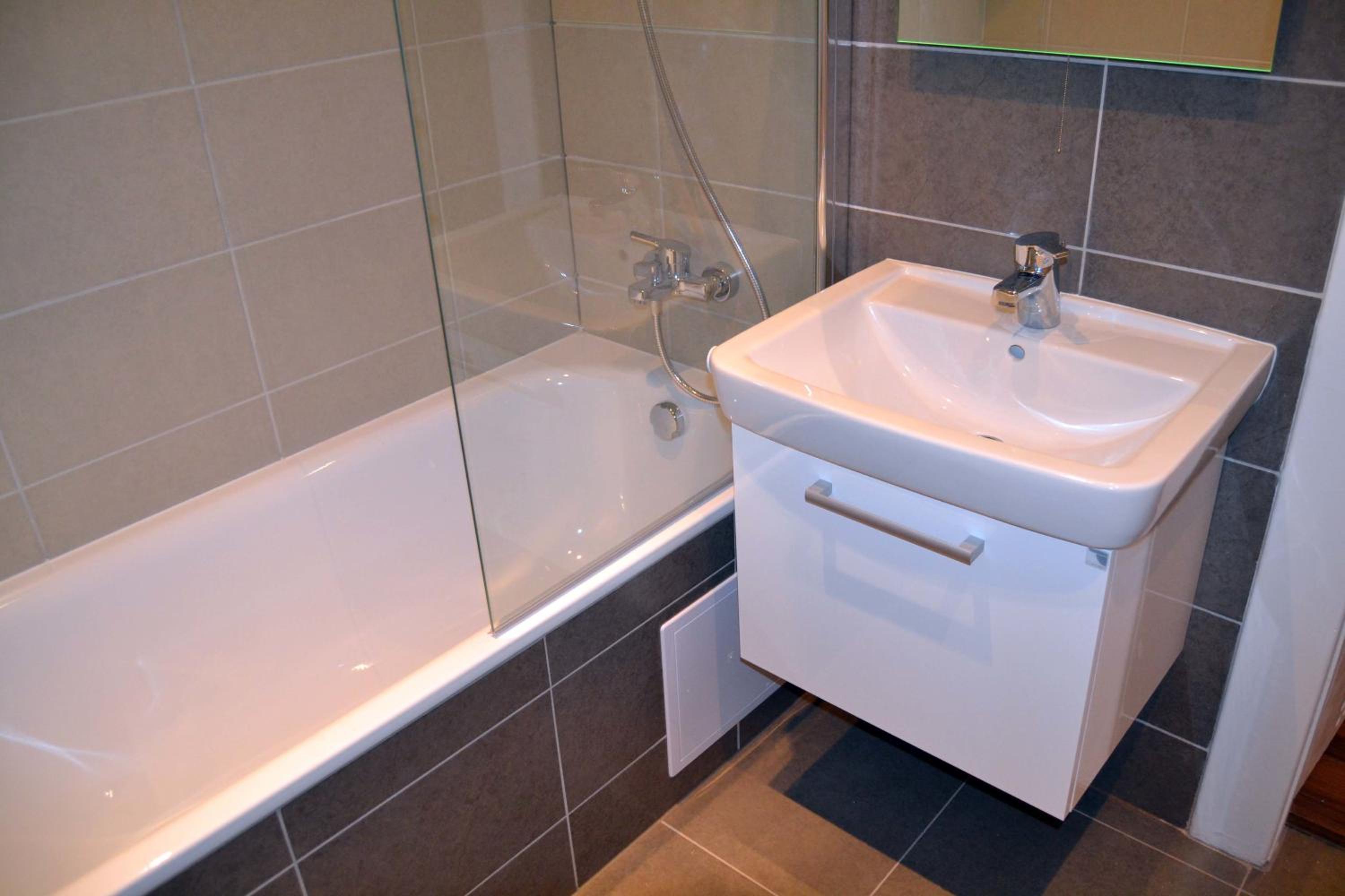 Jezerka Apartments - Free Parking - Easy Access to Center