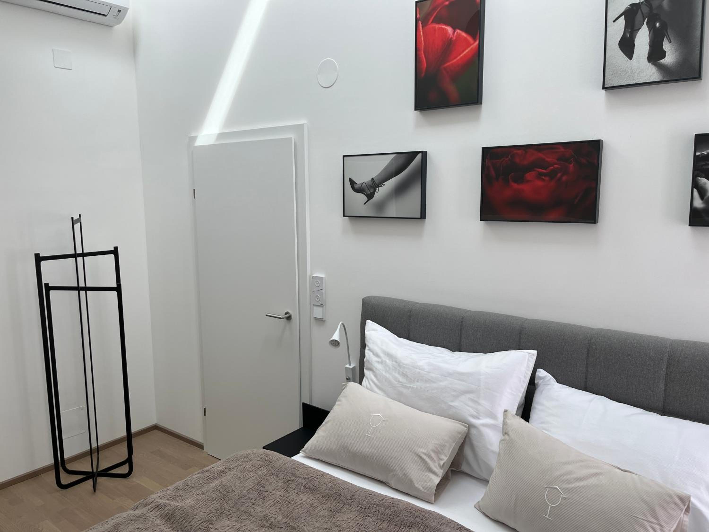 Haus Fünf mit 2 Apartments und Studio-Loft mit Terrasse