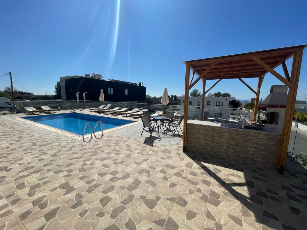ARF Apartments - with Jacuzzi at the complex