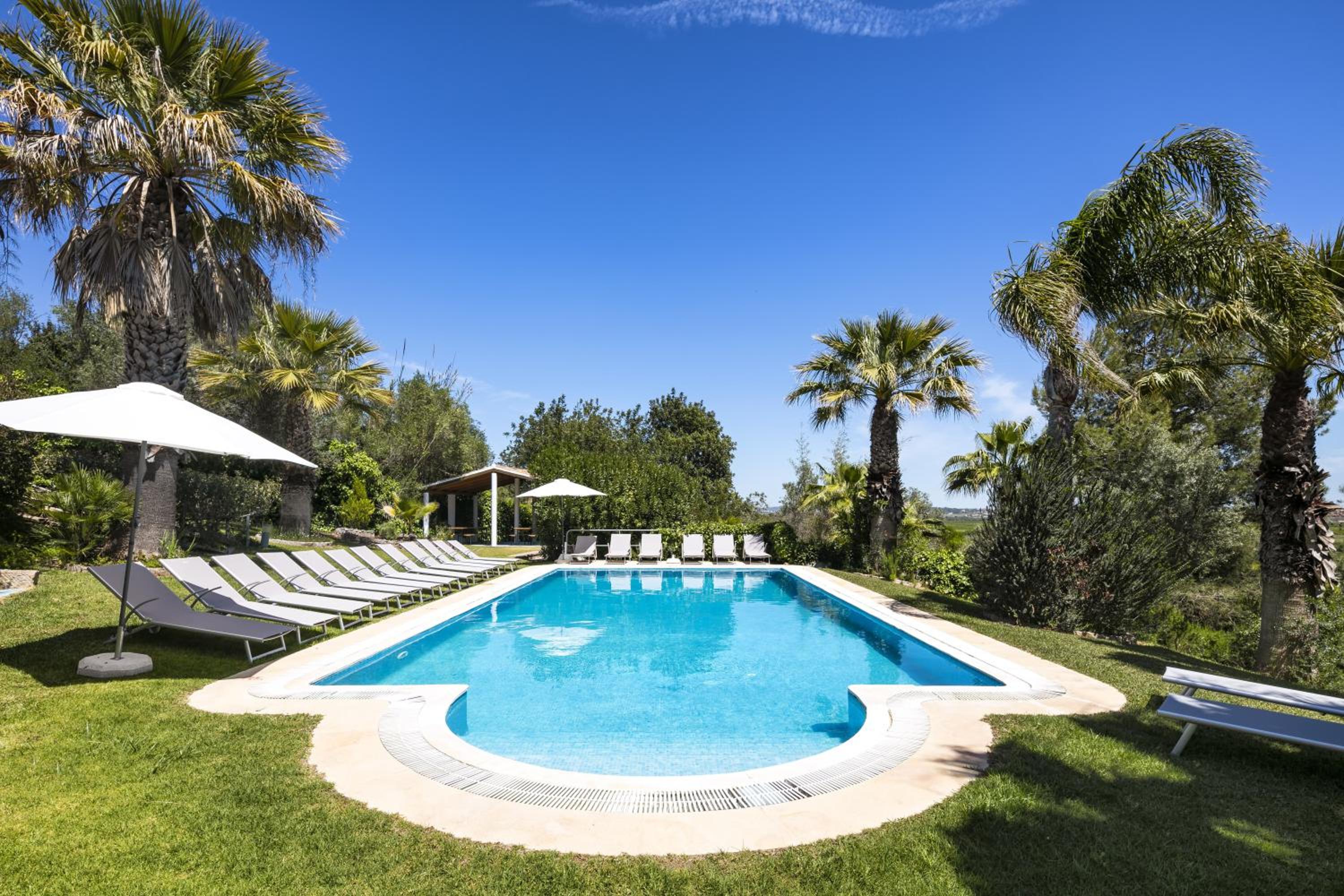 Charming Algarve Villa Villa Quinta Luz 9 Bedrooms Large Pool & Snooker
