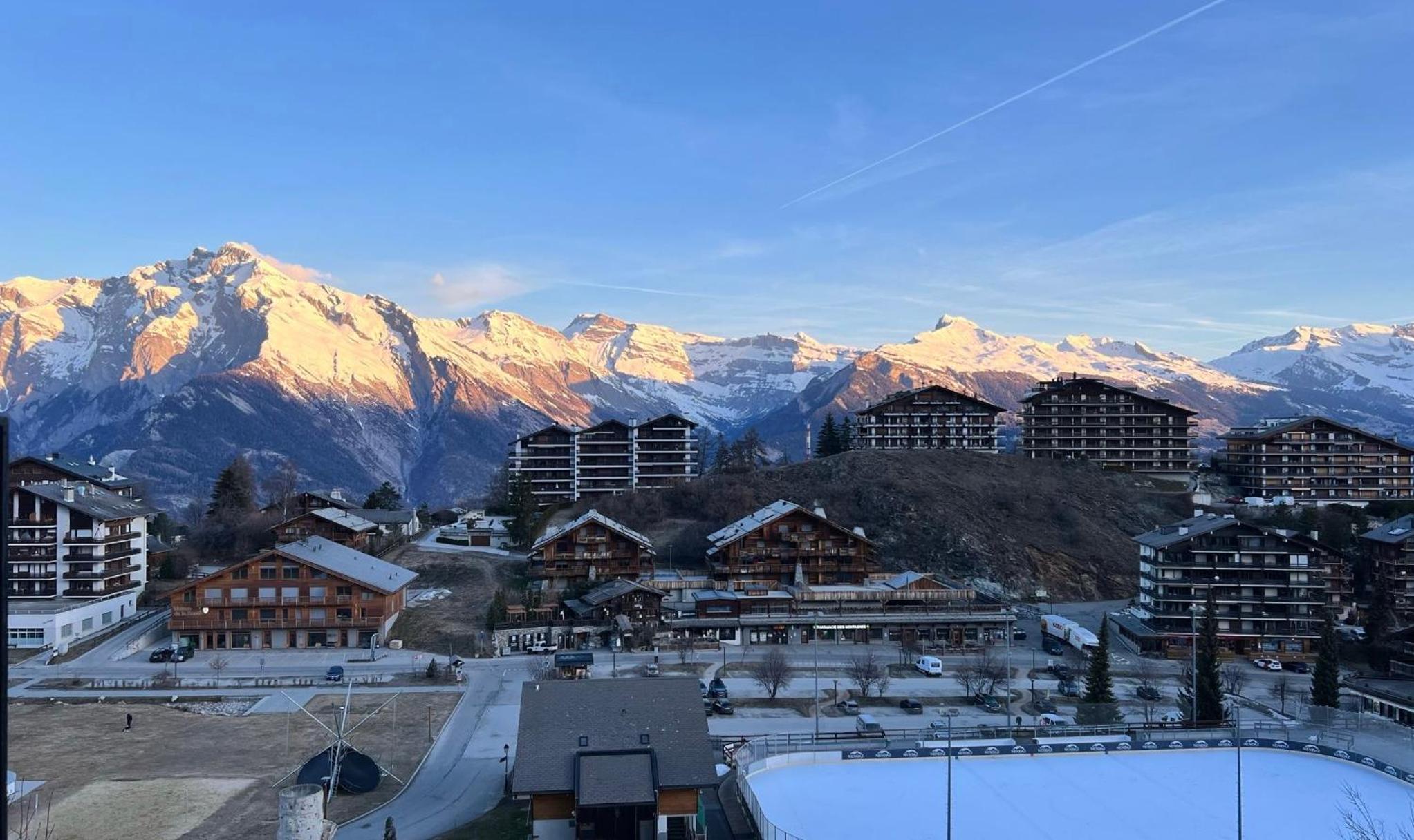 Vincenzo appart, Studio Confortable à Nendaz, accès Direct au Télécabine de Tracouet et Parking Souterrain Inclus