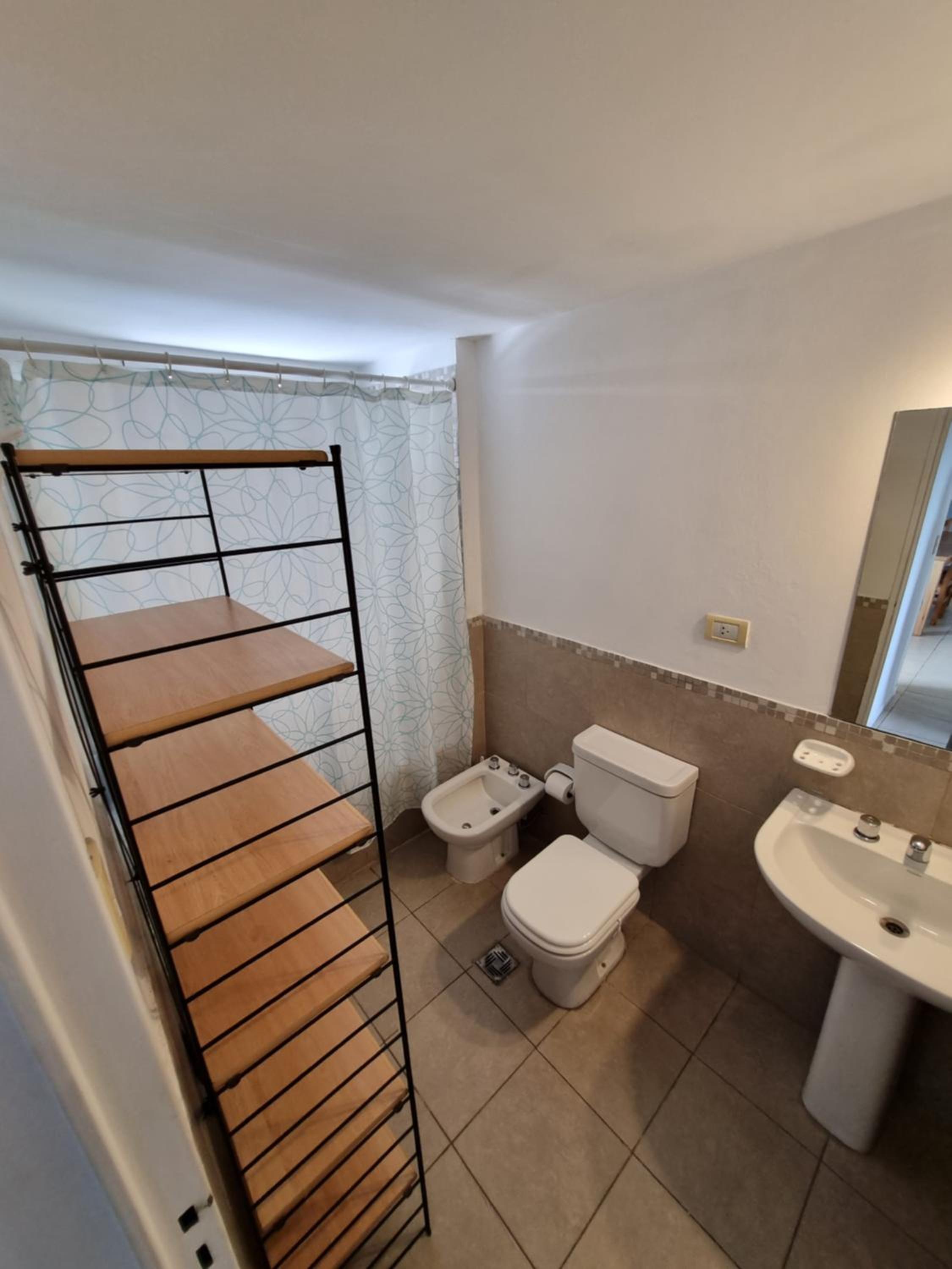 Alójate en este espacioso departamento mensual