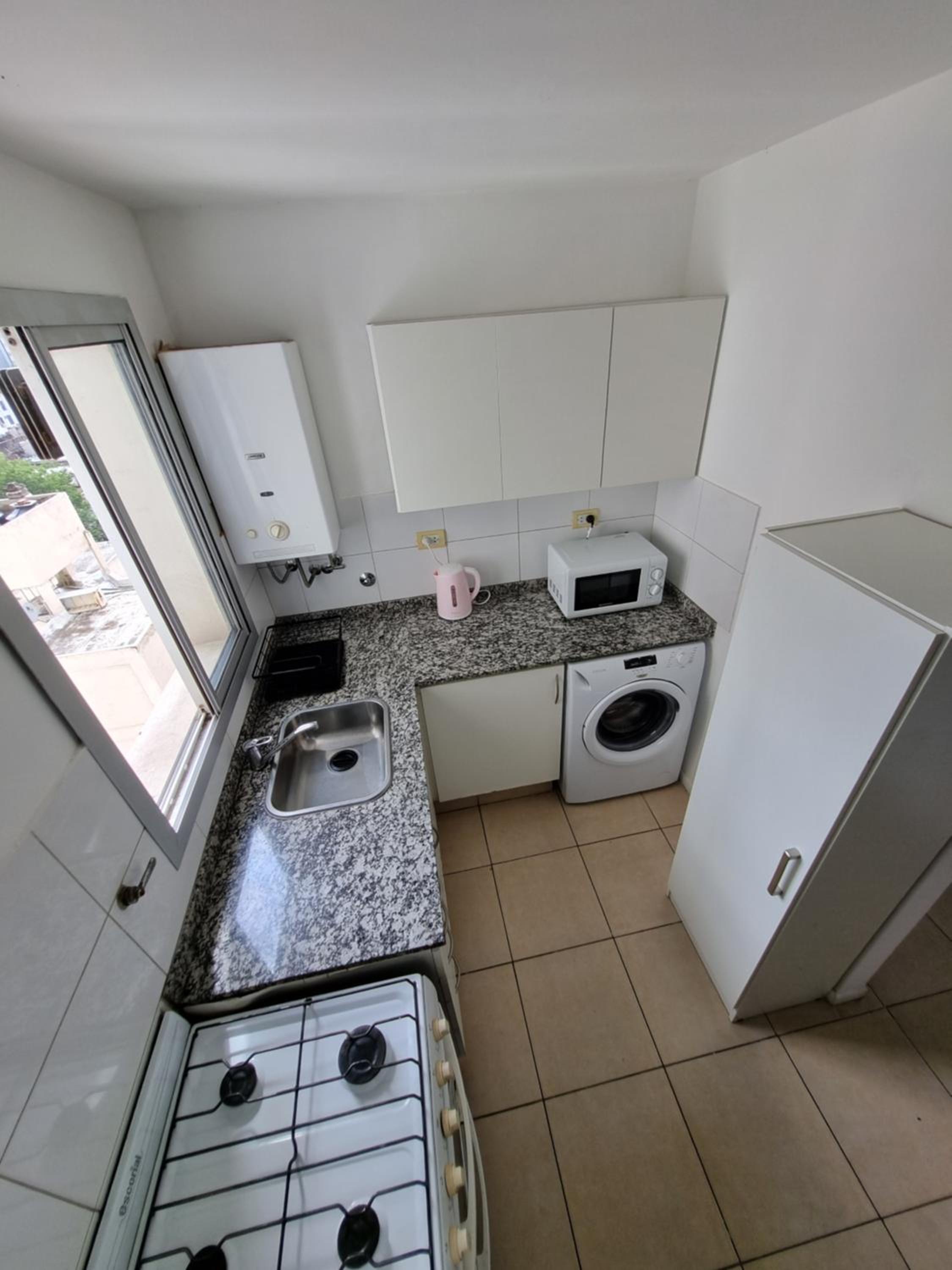 Alójate en este espacioso departamento mensual