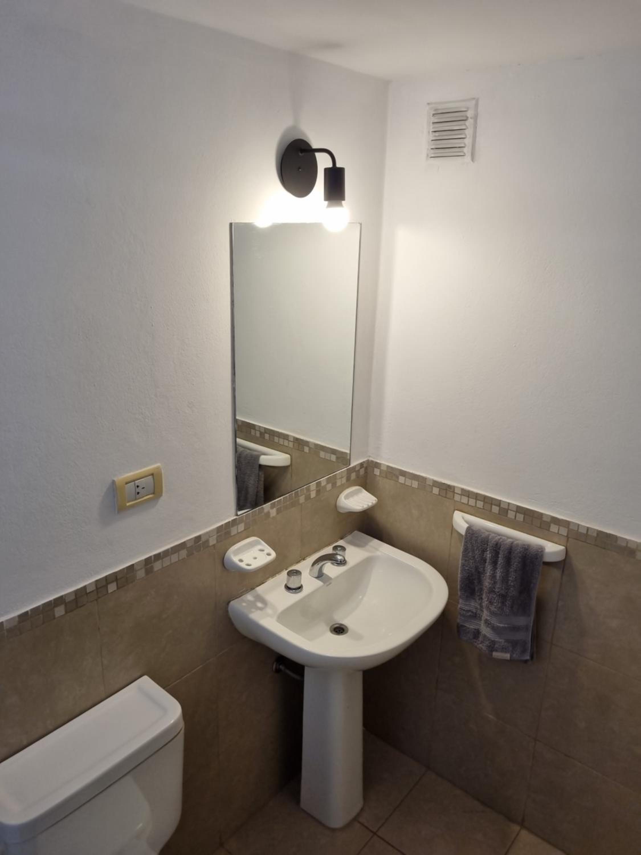 Alójate en este espacioso departamento mensual