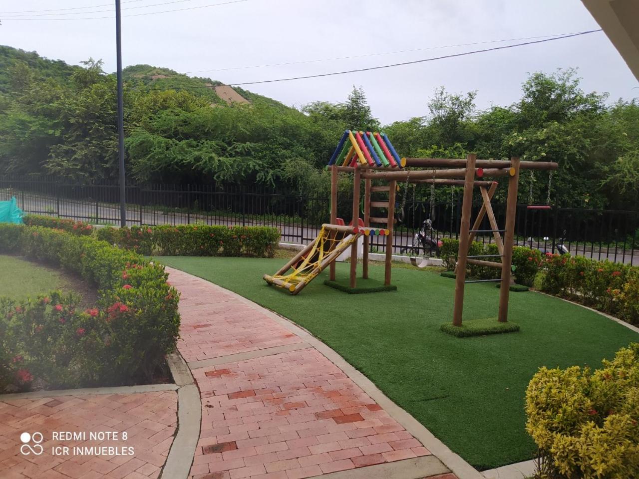 Hermoso apartamento Aqualina Green Piso 5 Vista a piscina