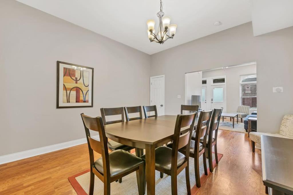 Entire building in The Grove Perfect for Groups - Property Image 16