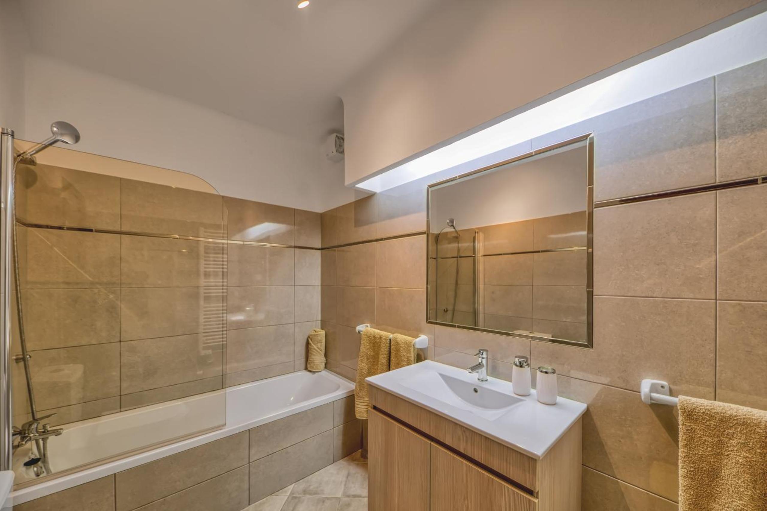 Carvoeiro Vacations - Casa Amira - Property Image 2