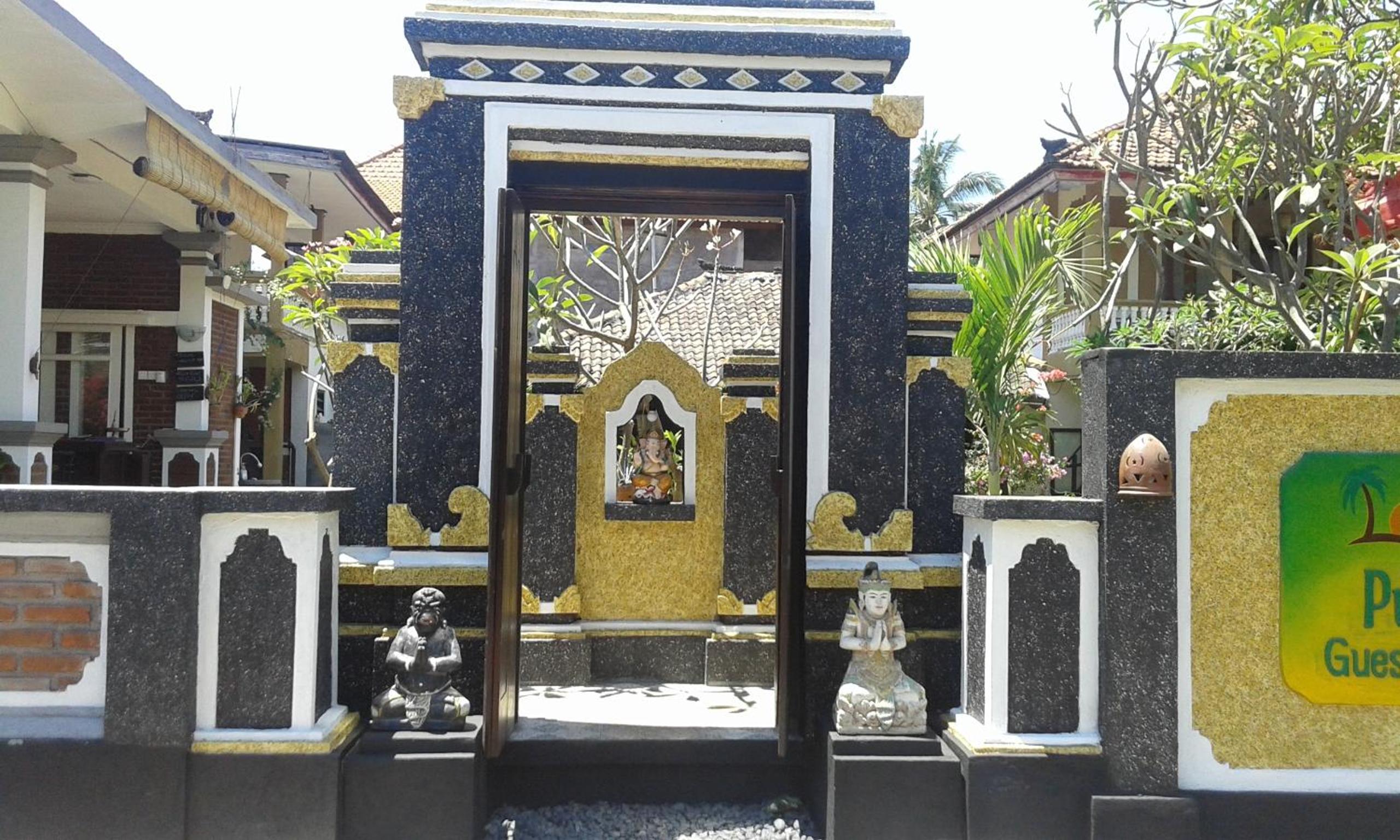 Puri Mandhara Lovina