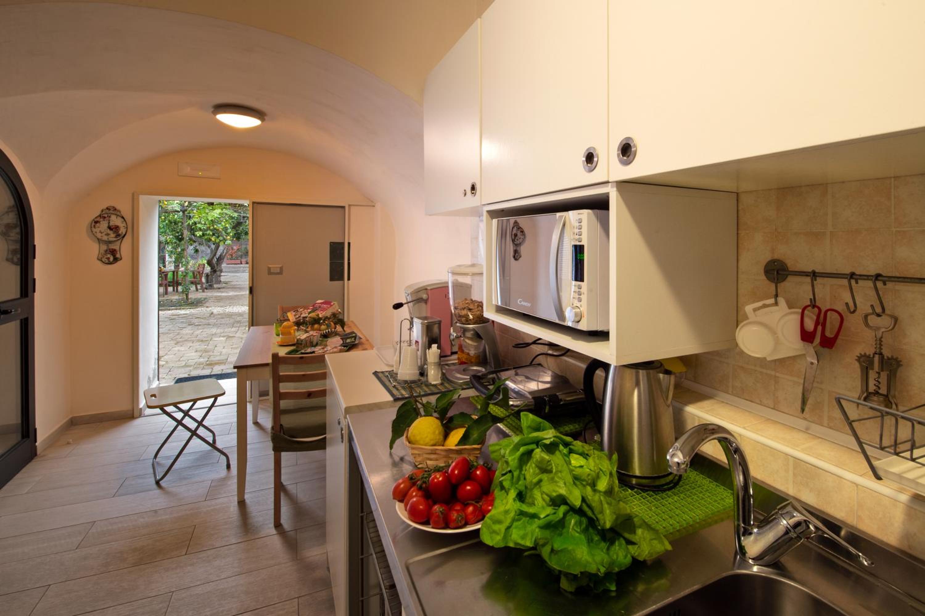 Il Giardino di Tonia - Oplontis Guest House - Bed & Garden - view 4