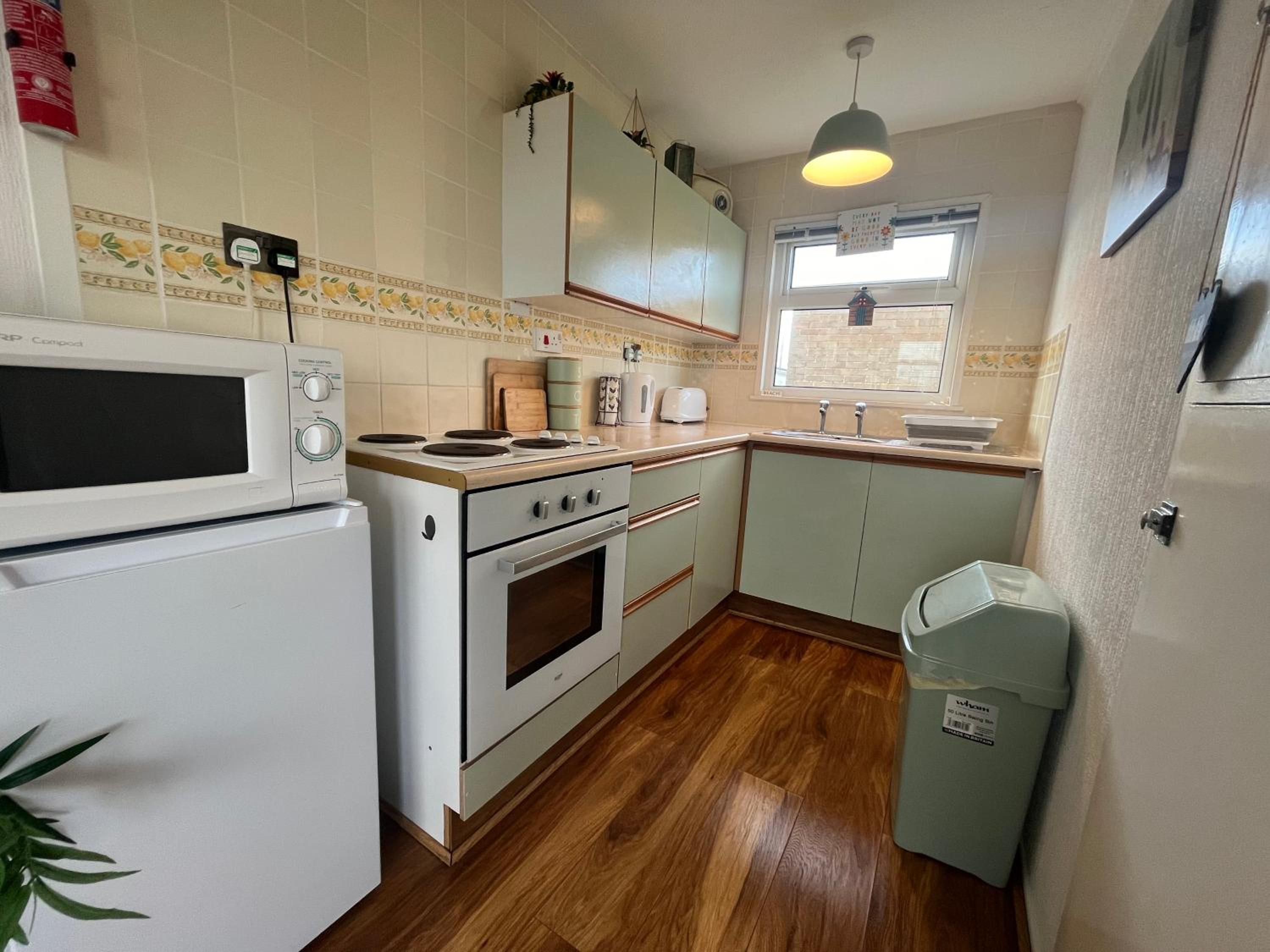 159, Two bed Chalet on Sunbeach Holiday Park - Sleeps 5, pet friendly - Onsite entertainment - plus WiFi, bed linen and towels included - only 300m from th view 5