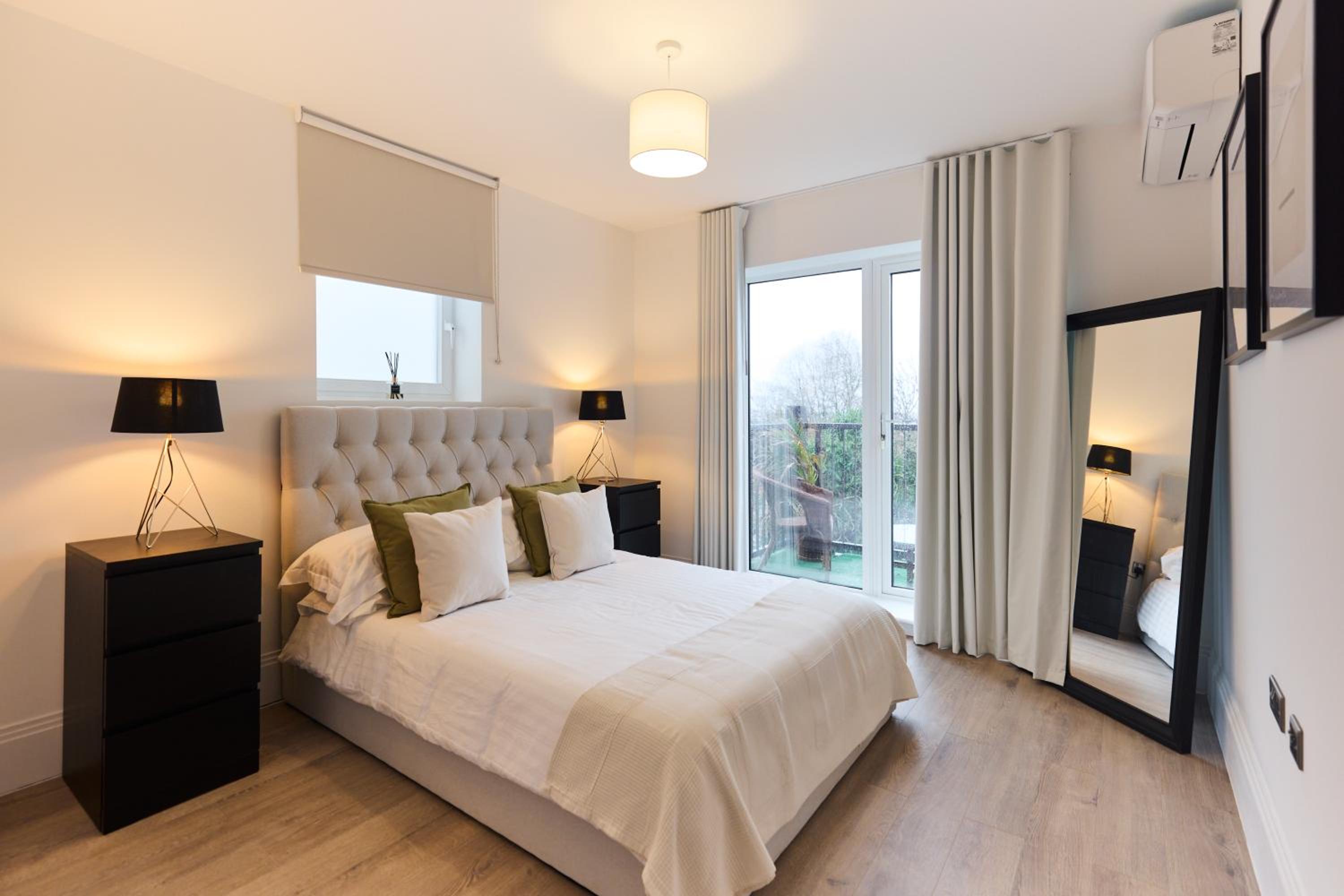 The Wembley Park Arms - Modern 2BDR Flat with Balcony photo 4