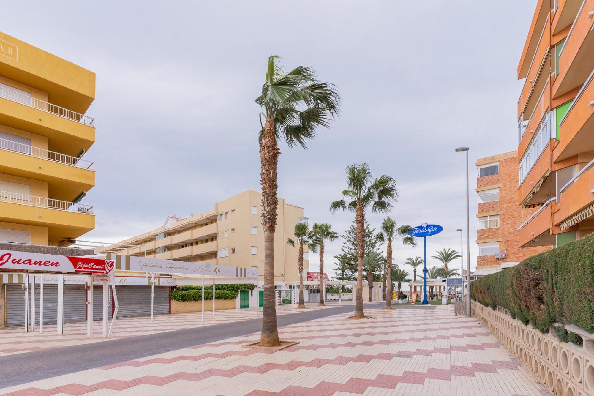 Canet Seaview Gem: Pool & Beach Proximity view 2