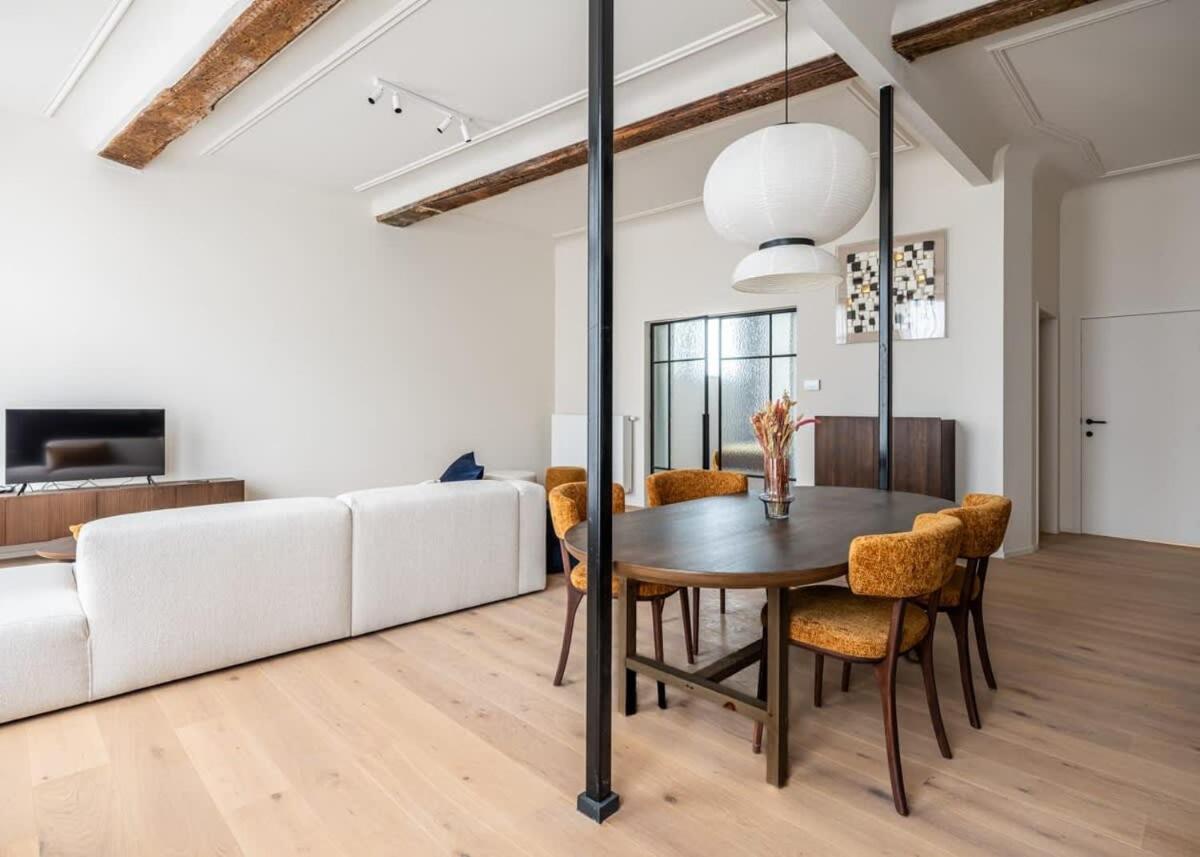 Stylishly renovated apartment with city view