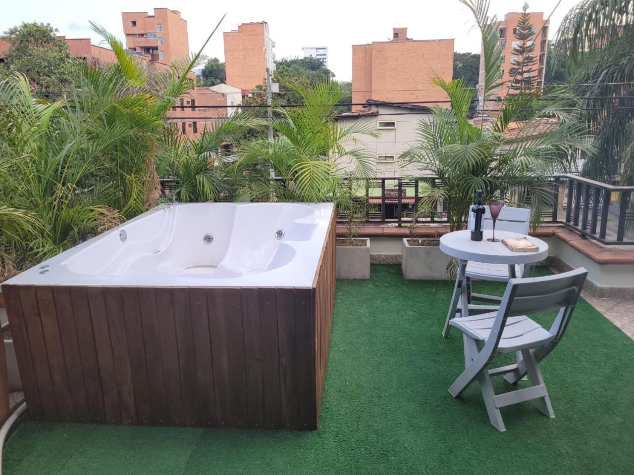 The Emerald, Medellin