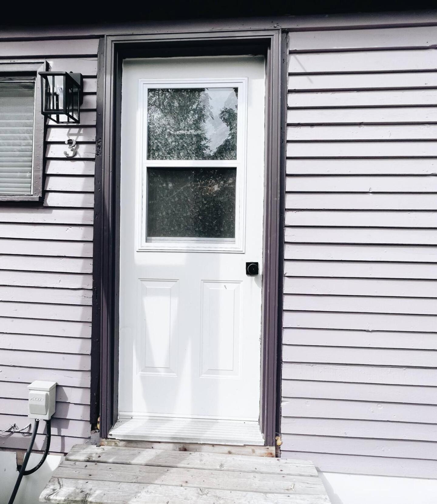 Cottage Feels in the City - Downtown Apartment & Backyard Bliss