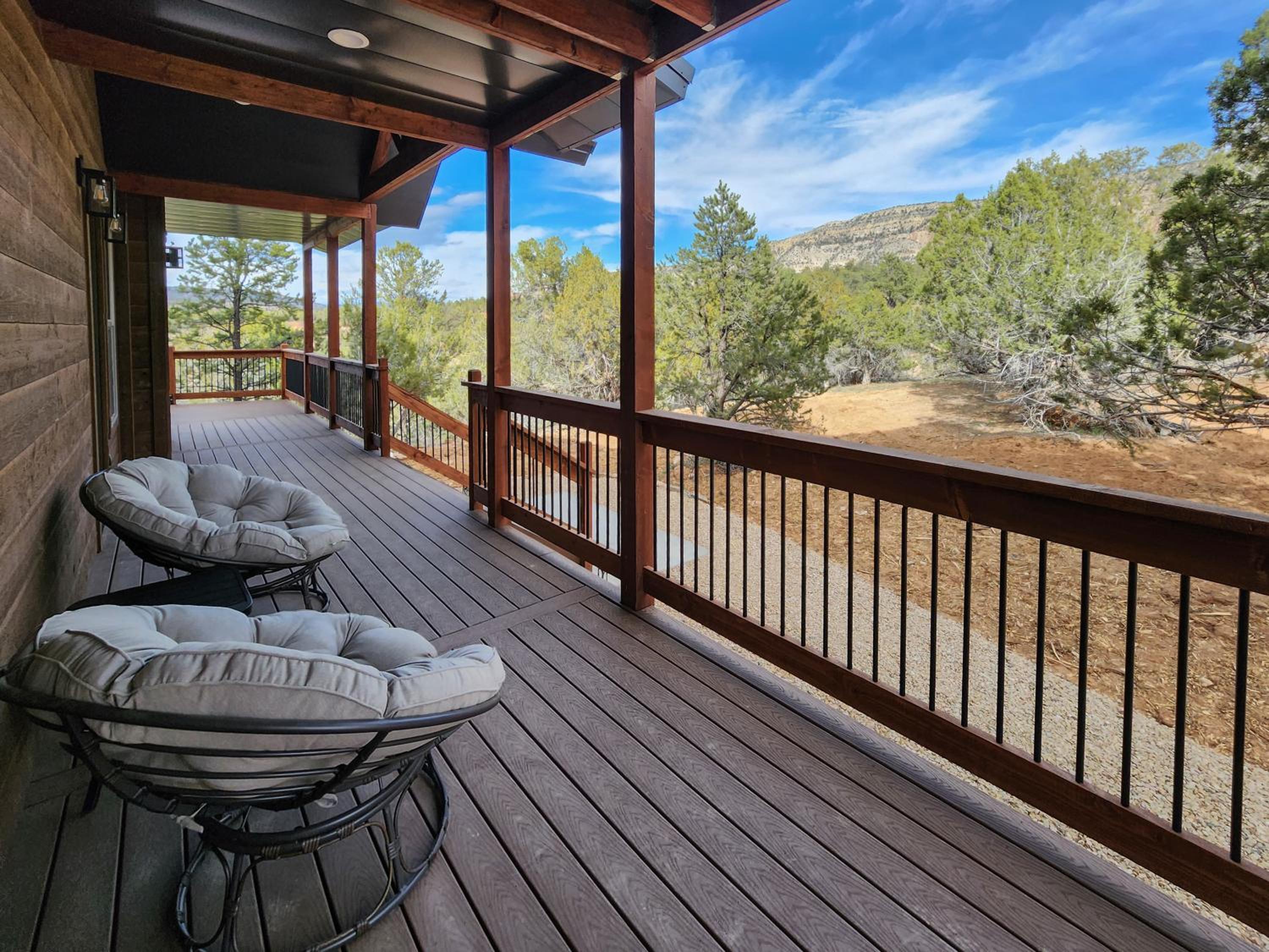 Stargazer: Air Hockey, Foosball and Hot Tub Near Zion view 3