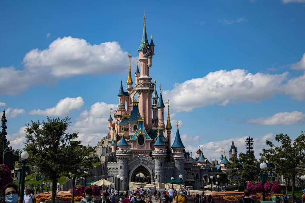 World of Lovers *Paris*Disney*