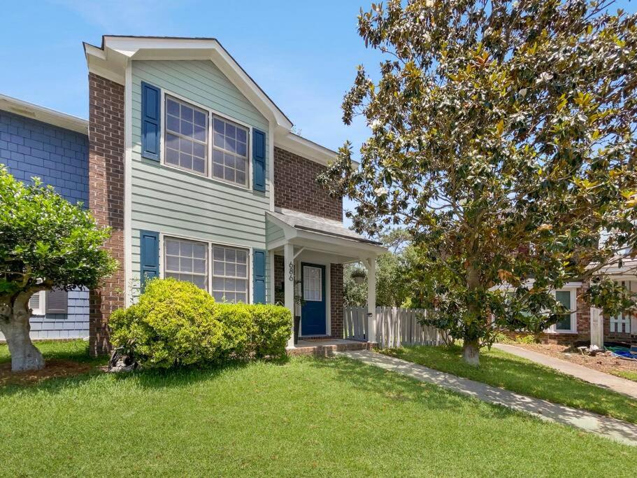 Hotel Hot Tub, Putting Green + Bikes! - Image 1
