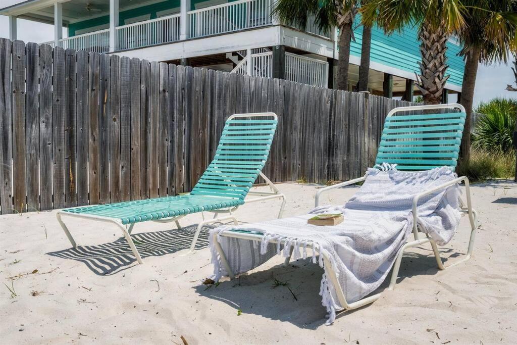 Family Getaway! Blue Bungalow w Pool! 4min Walk to Beach! view 4