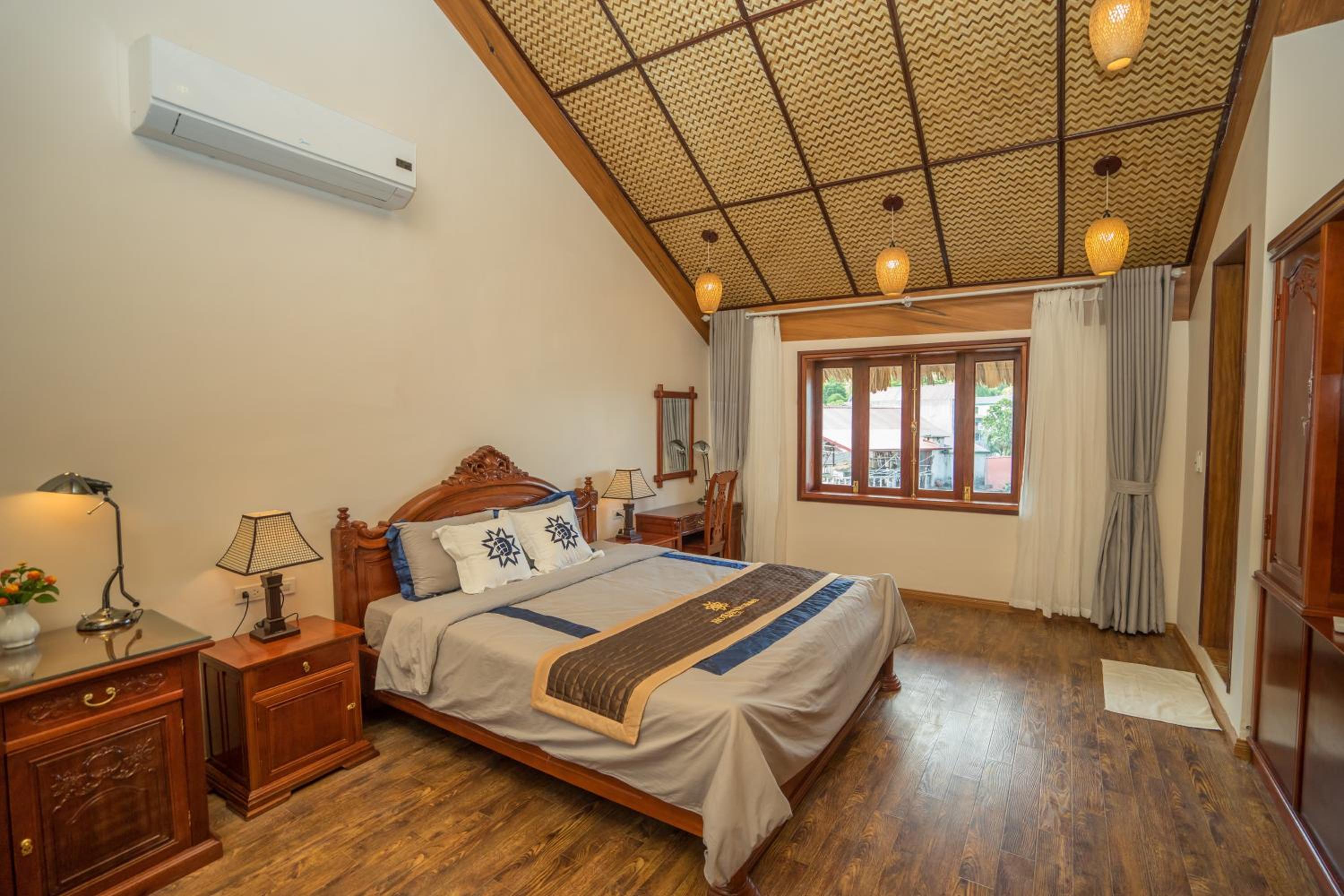 Hoa Binh Hotel