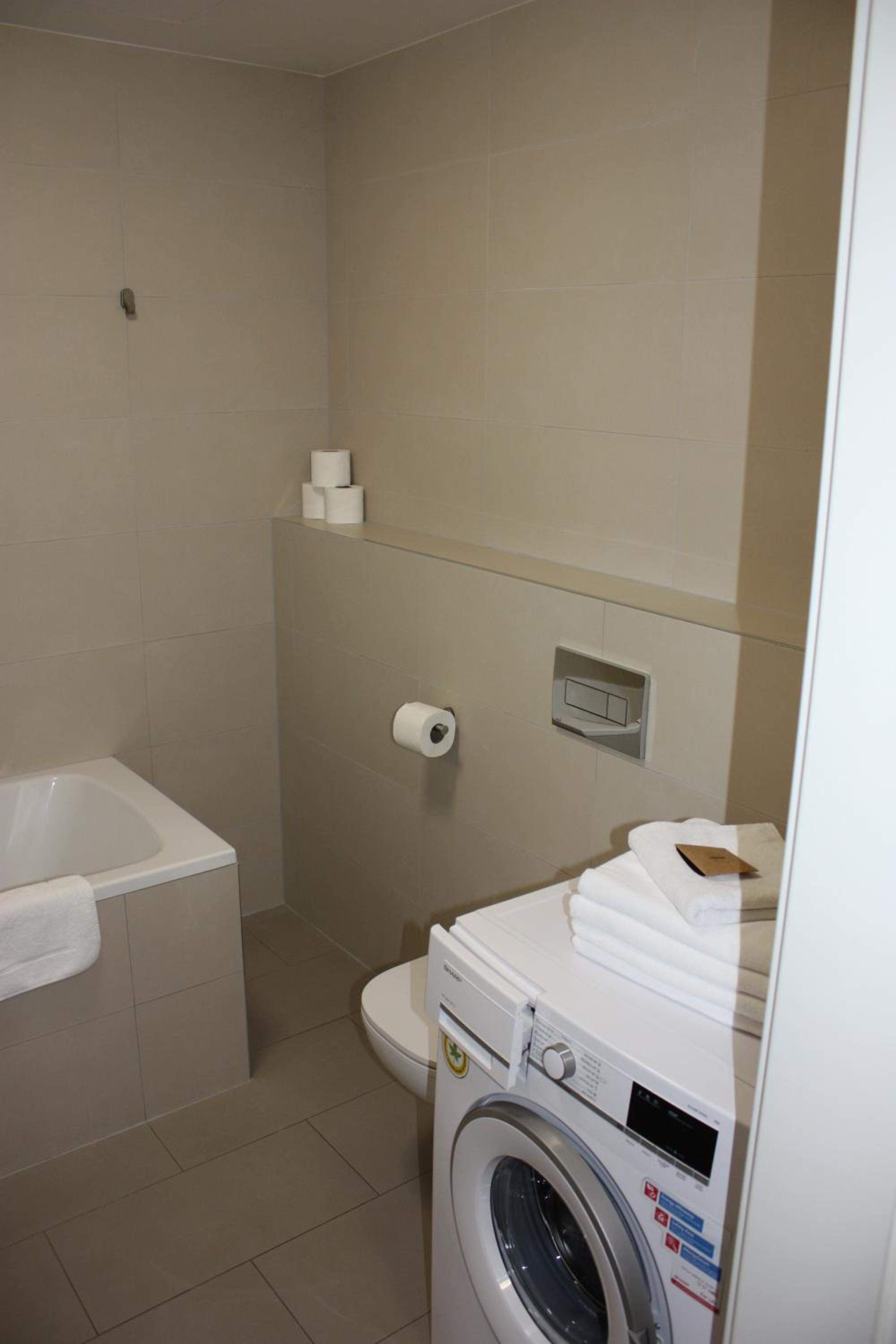 Lakepark Residence