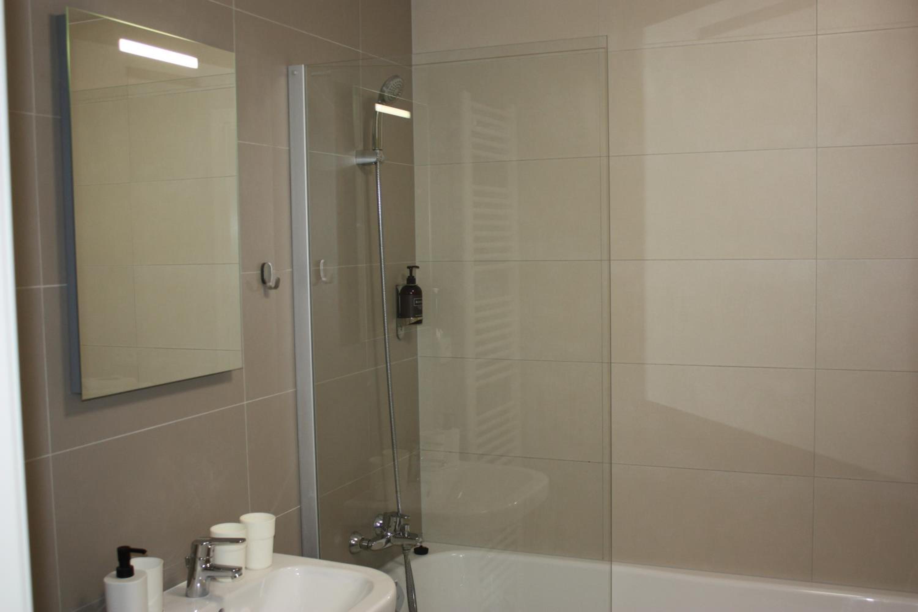 Lakepark Residence