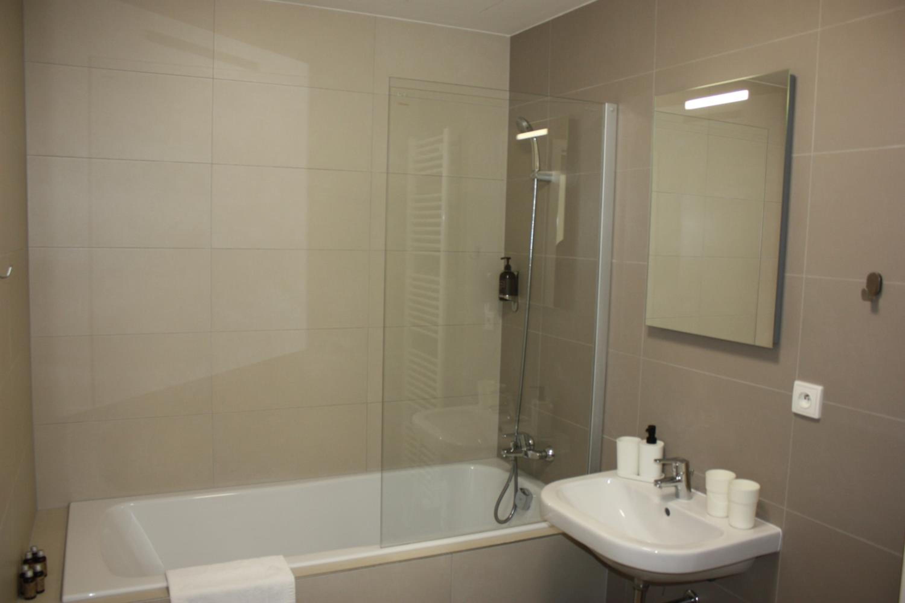 Lakepark Residence