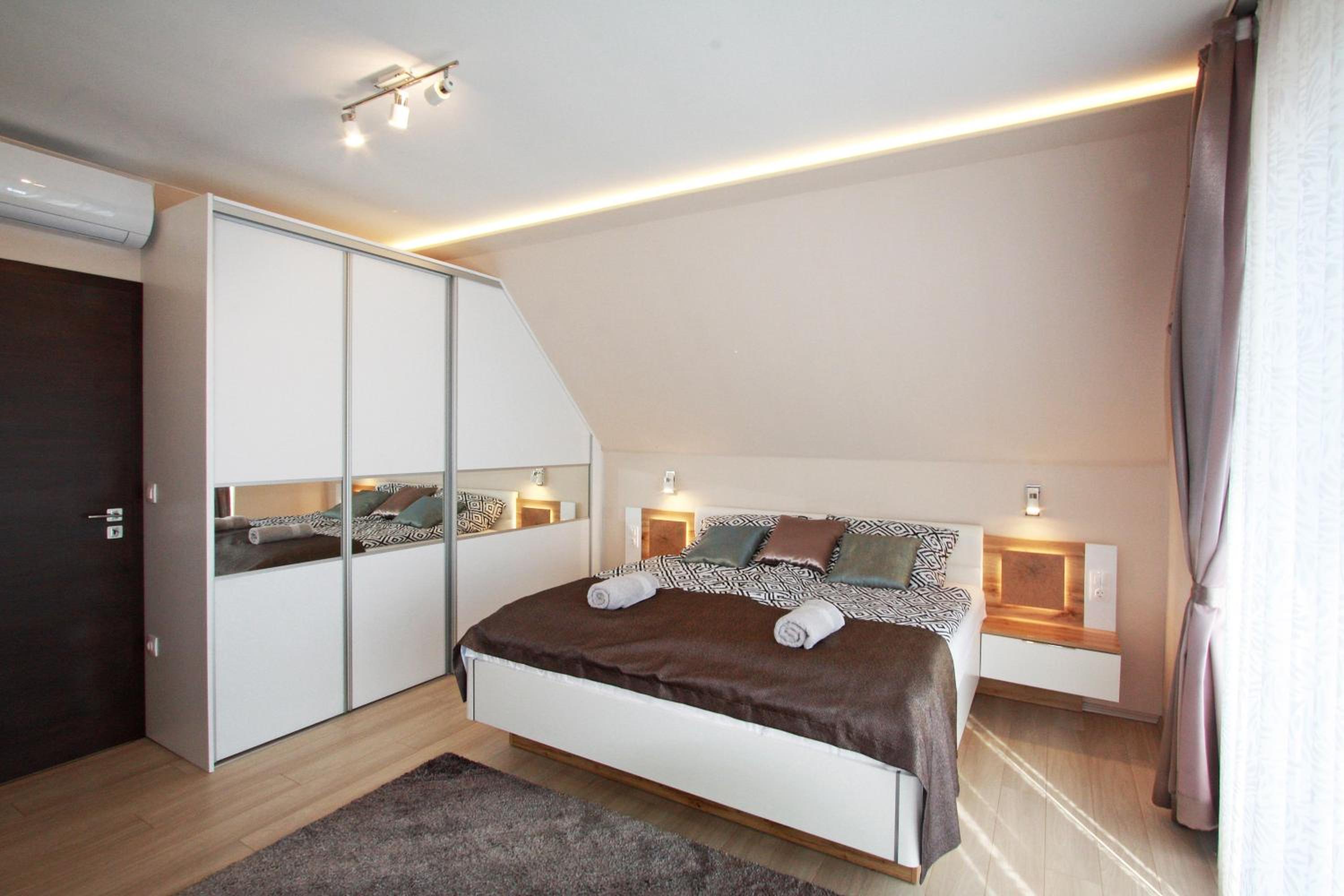 Paloznak Lux Apartmanház view 5