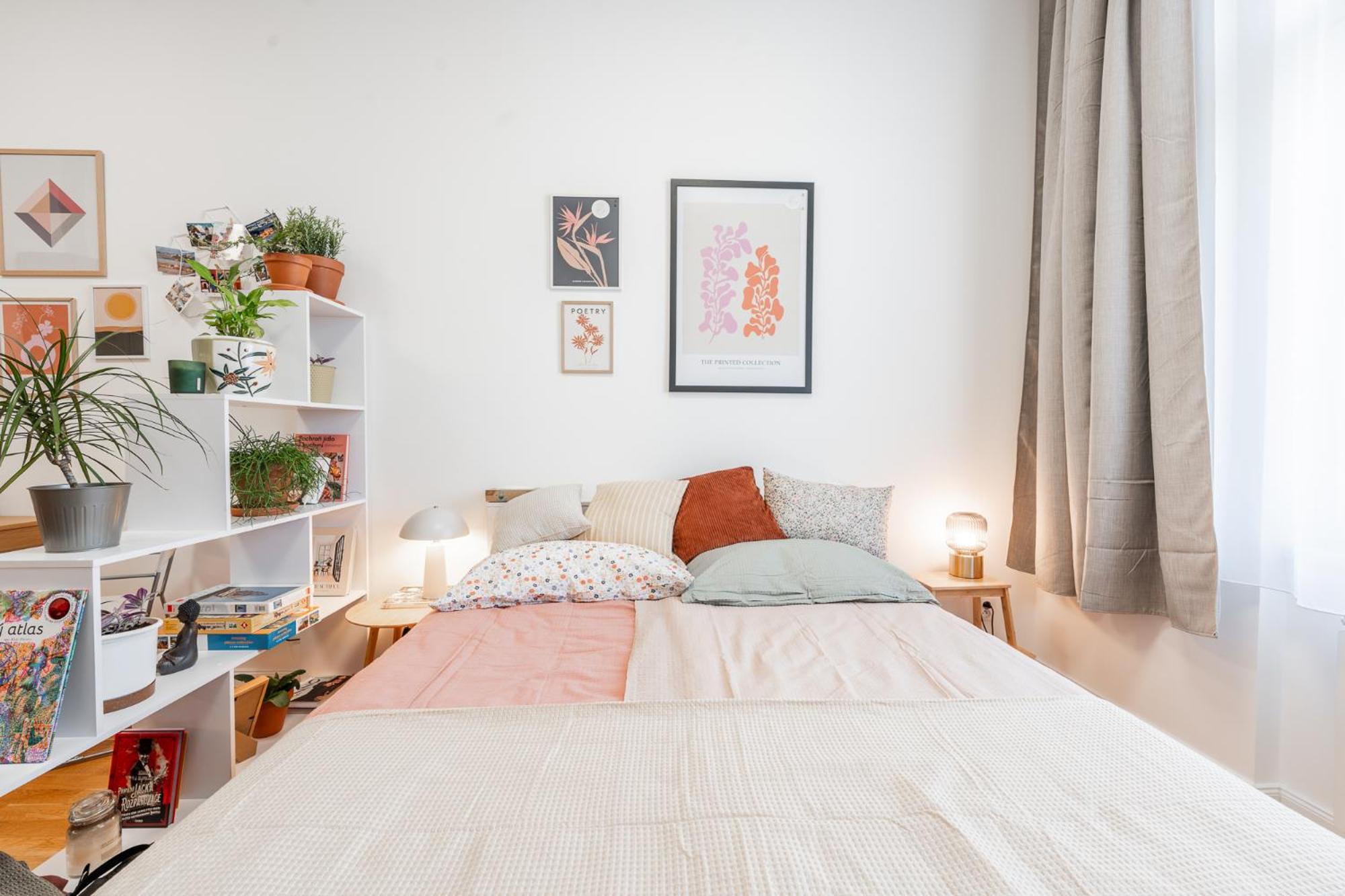 Charming Apartment in Spain St