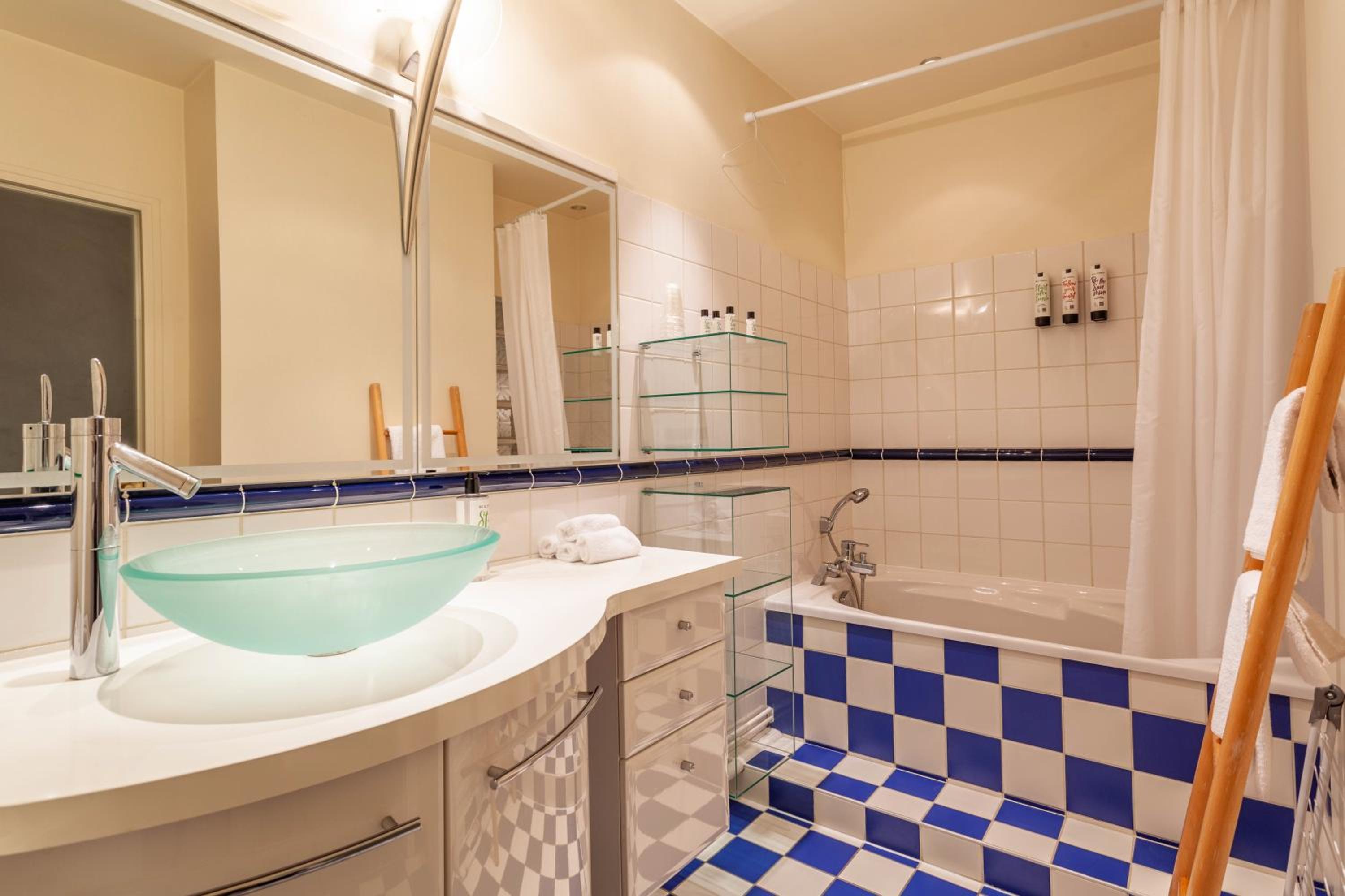Providence Hotel en Vittel — bathroom