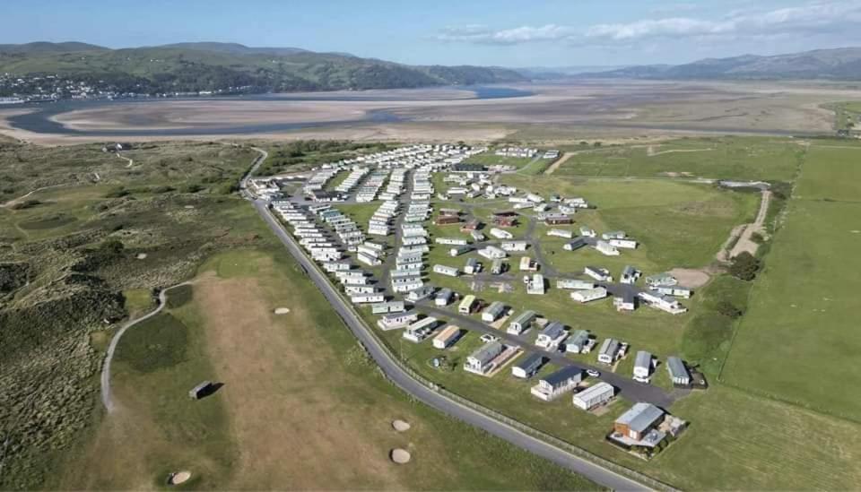 Peacehaven, Ynyslas, Borth