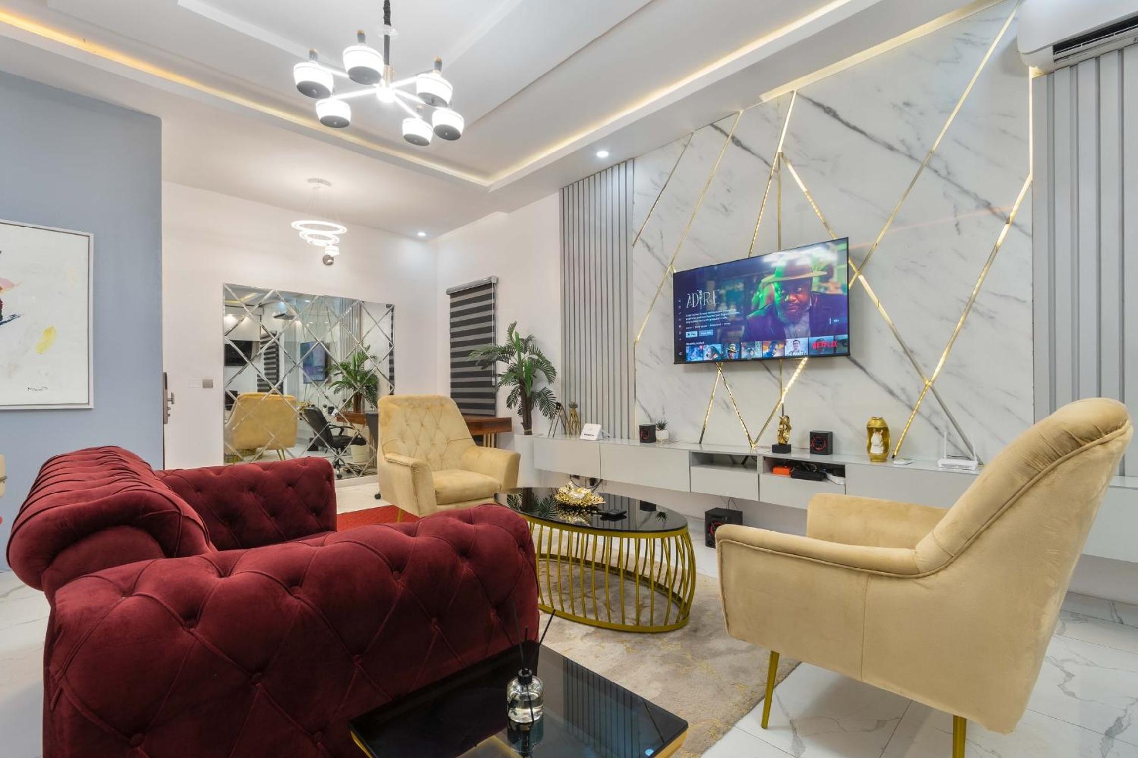 Biggis Place - Luxury 1 bedroom view 2