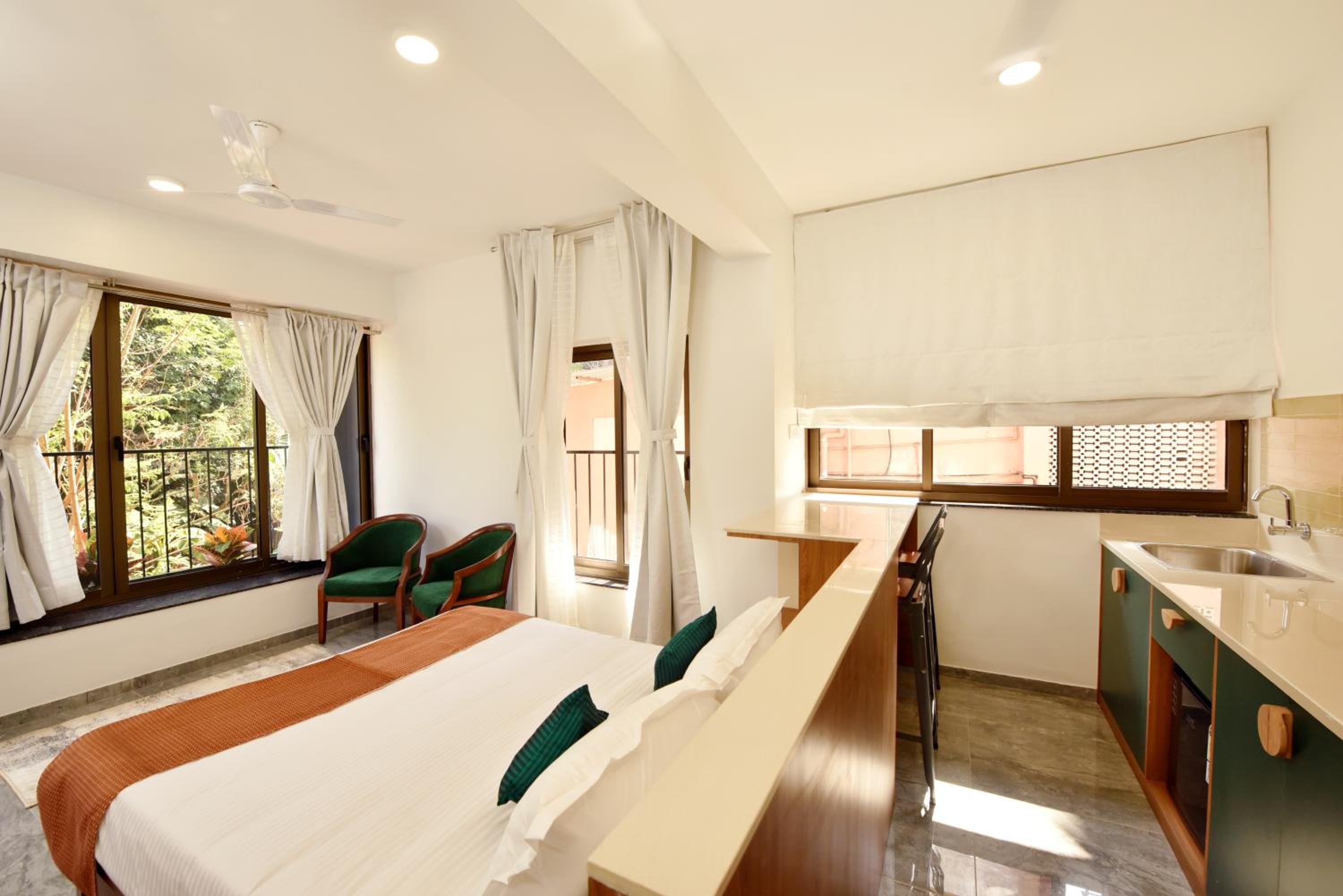 Lembranca Studios & Suites Near Famous FLOATING CASINOS of Goa