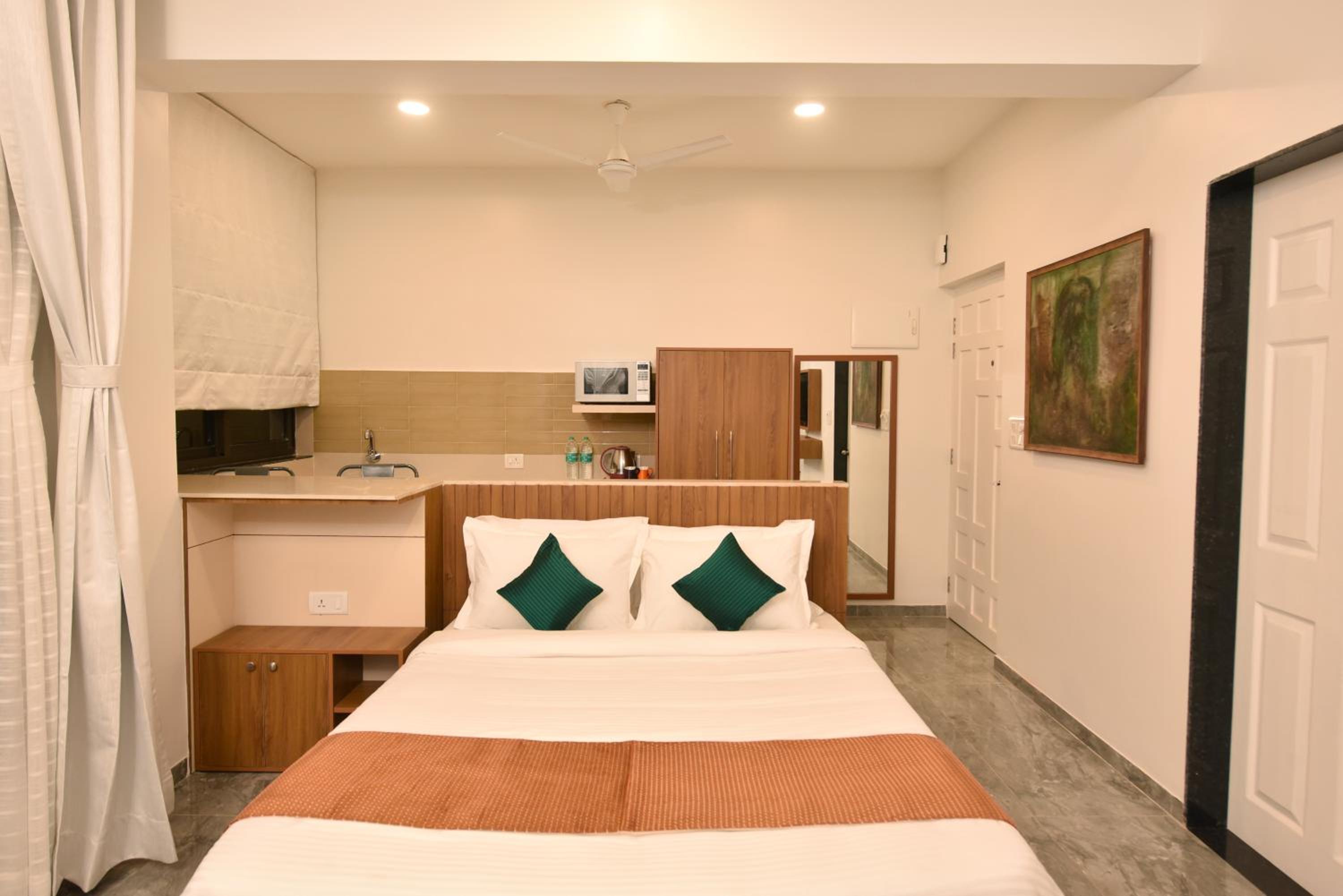 Lembranca Studios & Suites Near Famous FLOATING CASINOS of Goa
