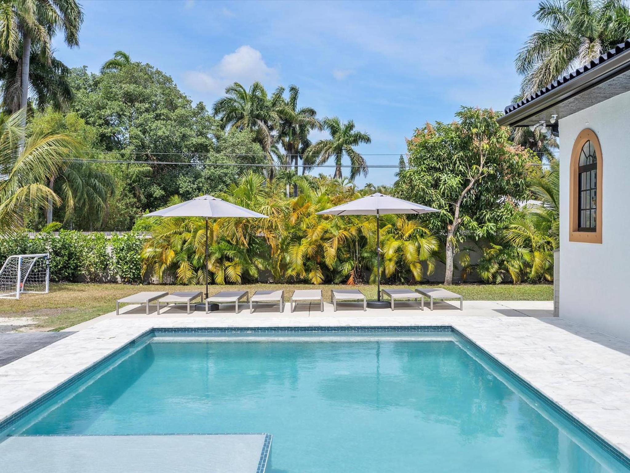 Villa ART Pool Golf Volleyball