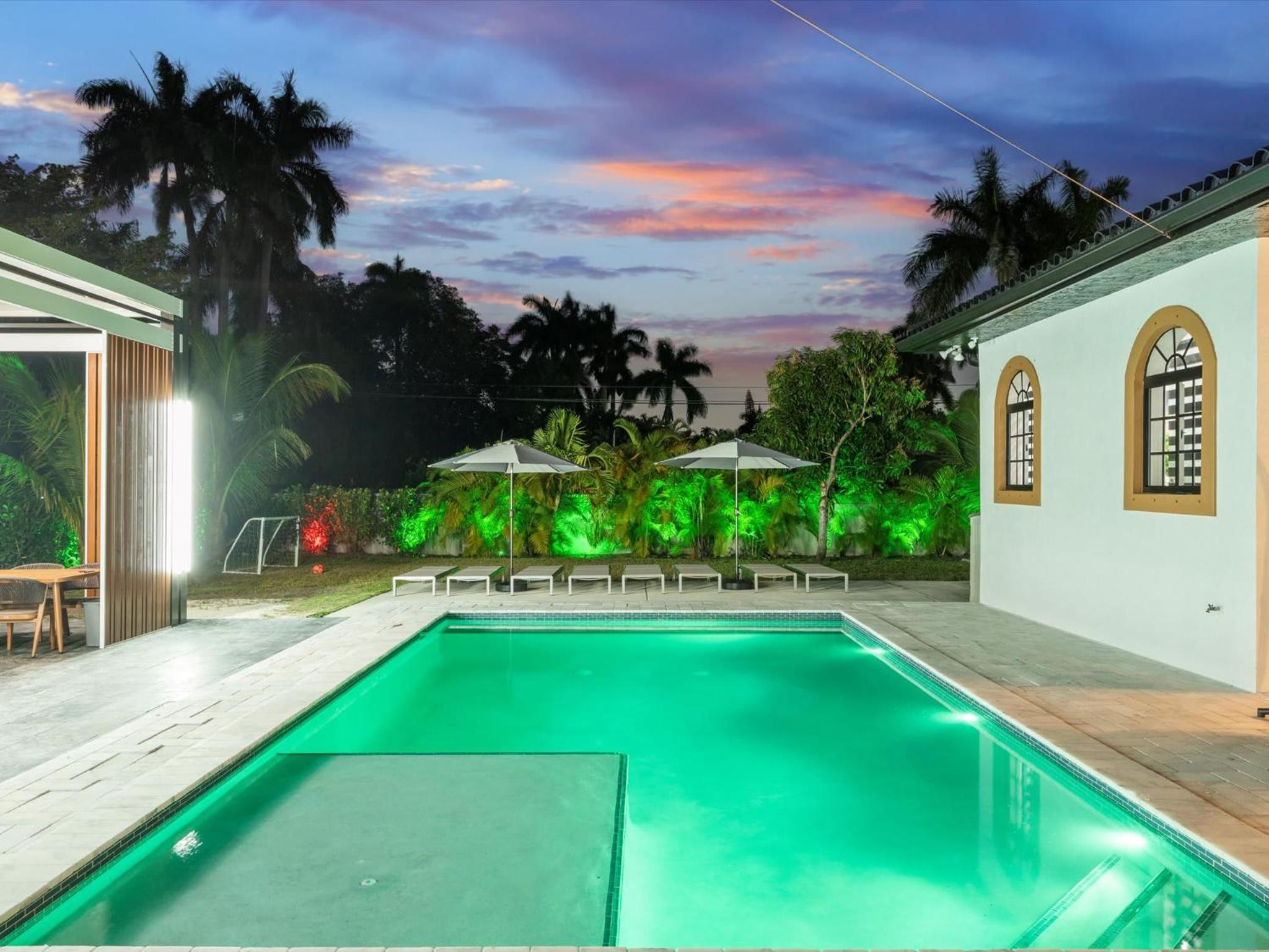 Villa ART Pool Golf Volleyball