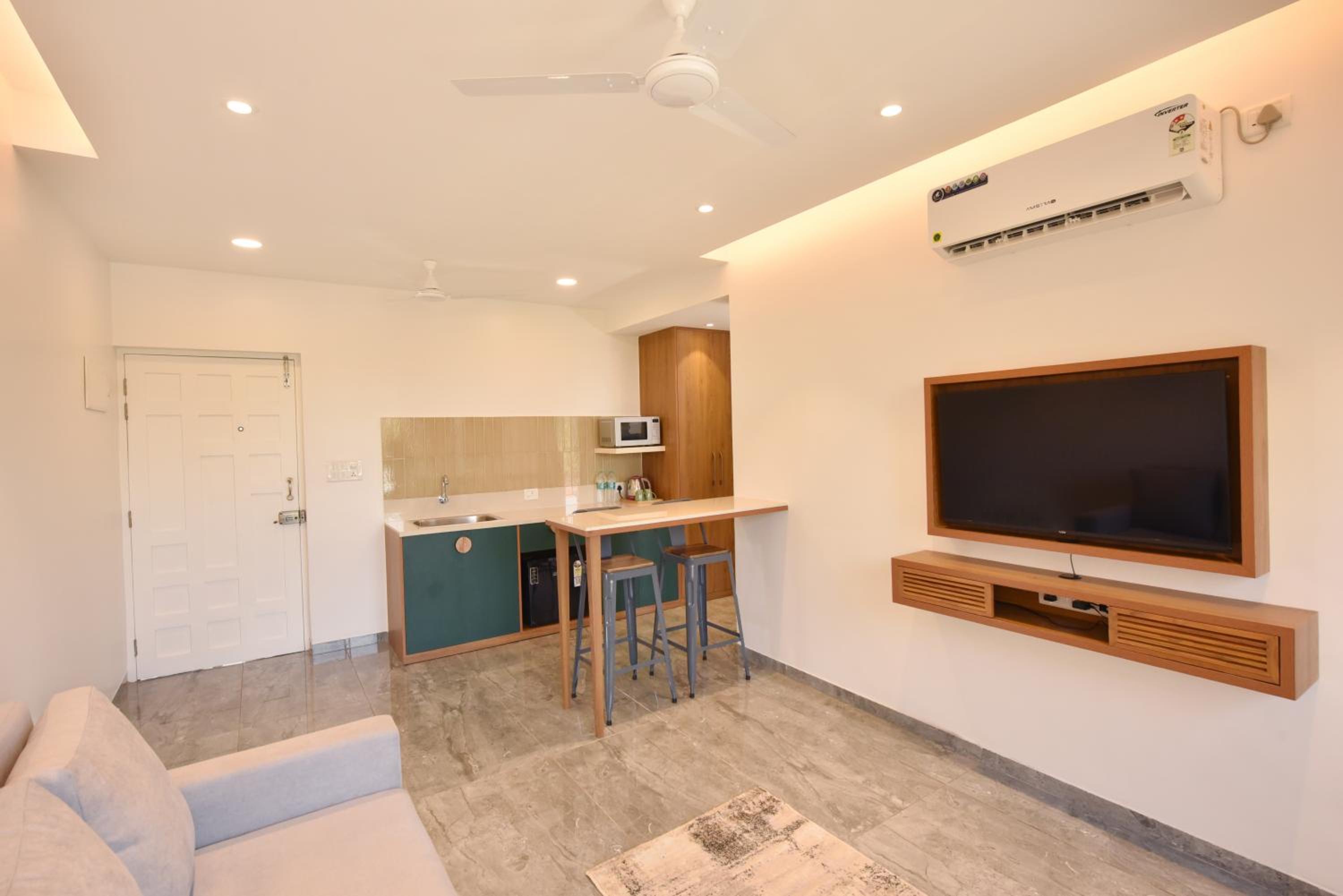 Lembranca Studios & Suites Near Famous FLOATING CASINOS of Goa