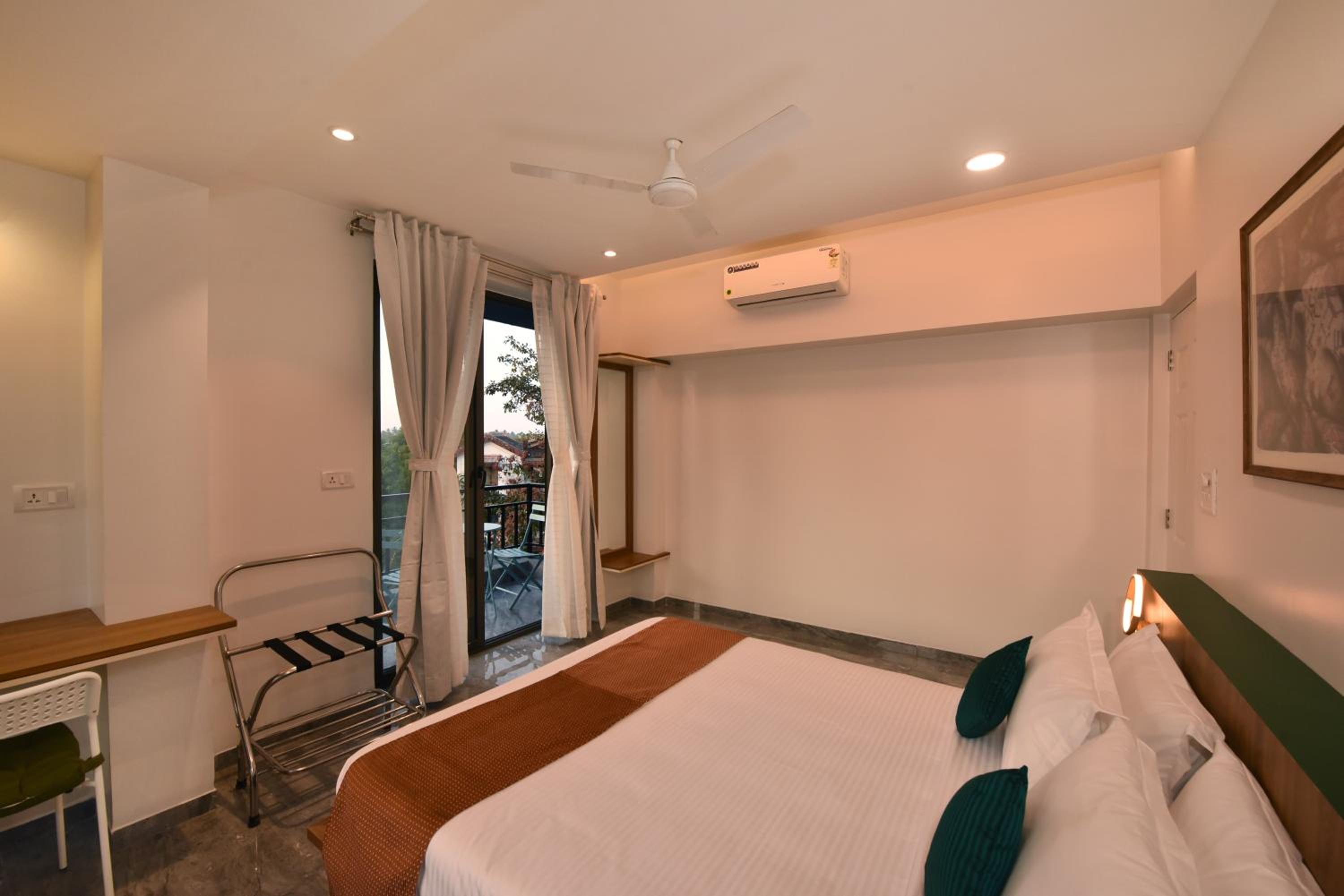 Lembranca Studios & Suites Near Famous FLOATING CASINOS of Goa