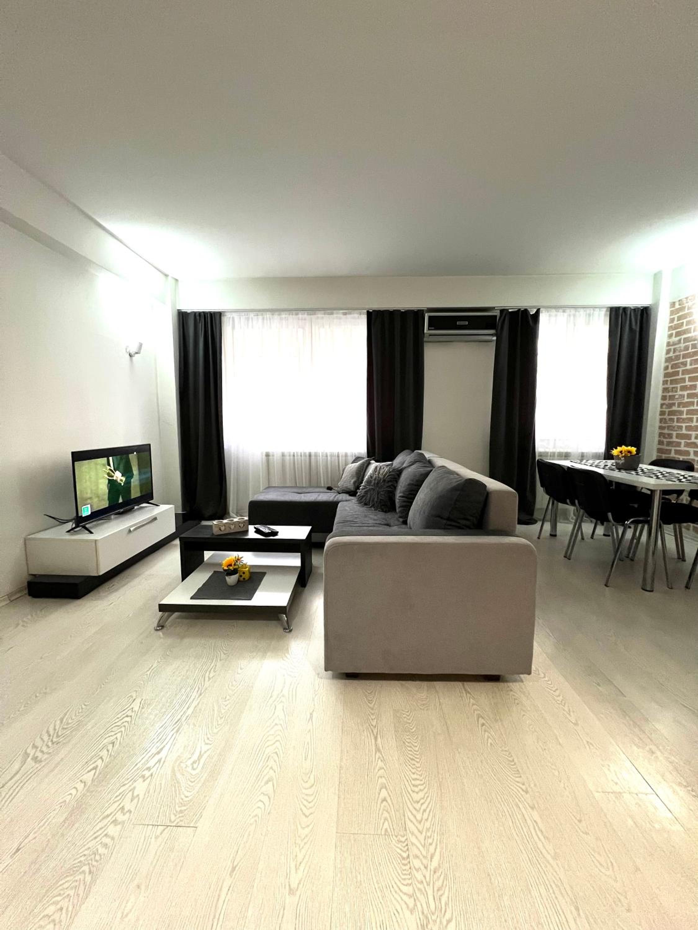 Reina Skopje Center view 3