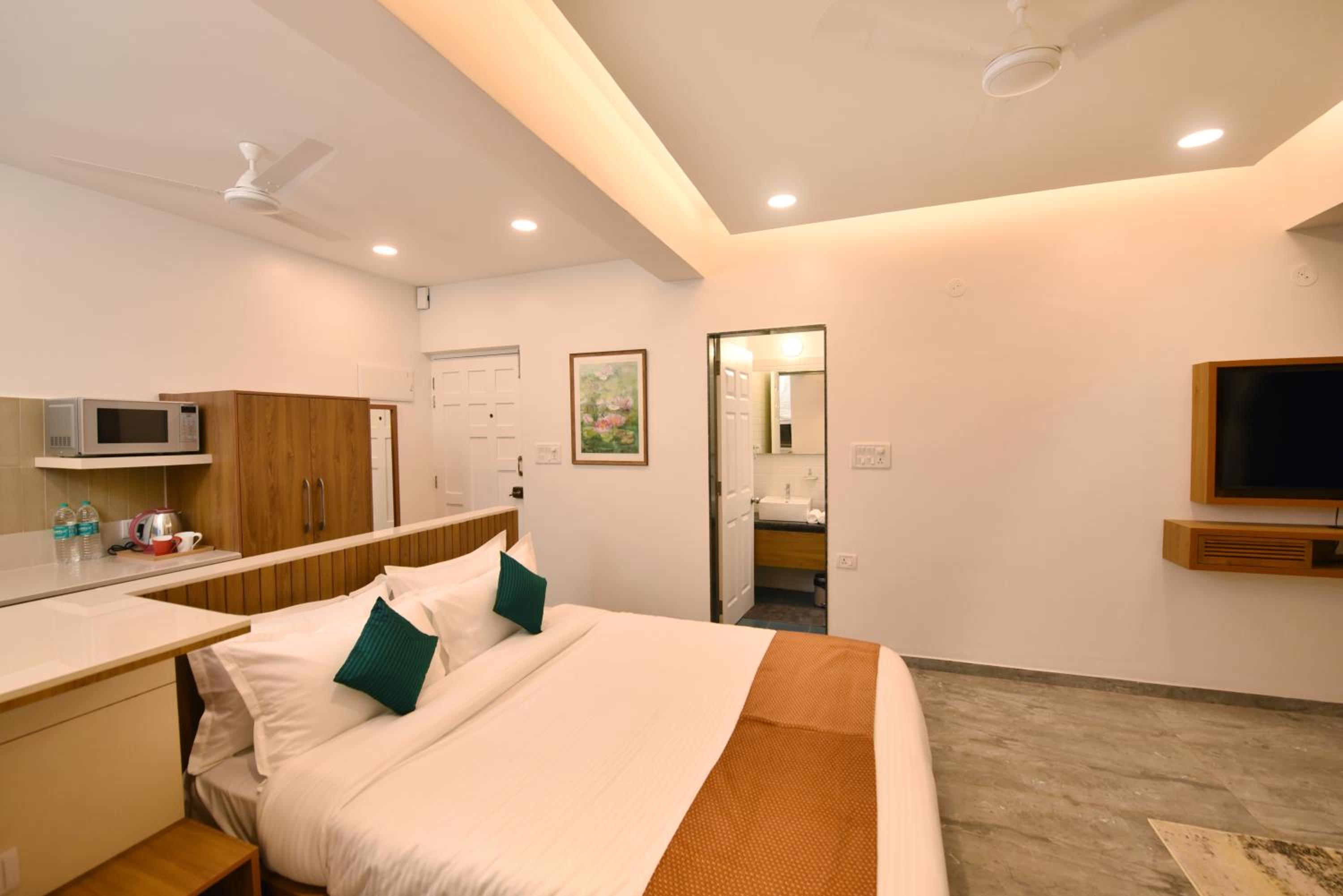 Lembranca Studios & Suites Near Famous FLOATING CASINOS of Goa
