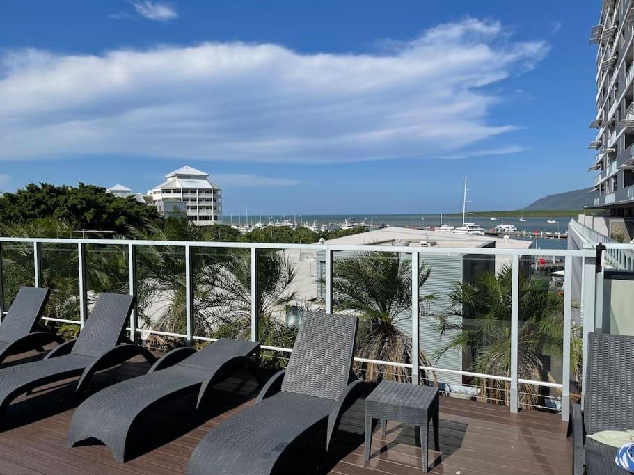 Stunning Water View Apartment - Pool, Gym, Sauna.