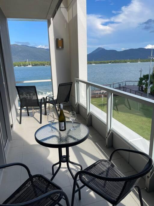 Stunning Water View Apartment - Pool, Gym, Sauna.