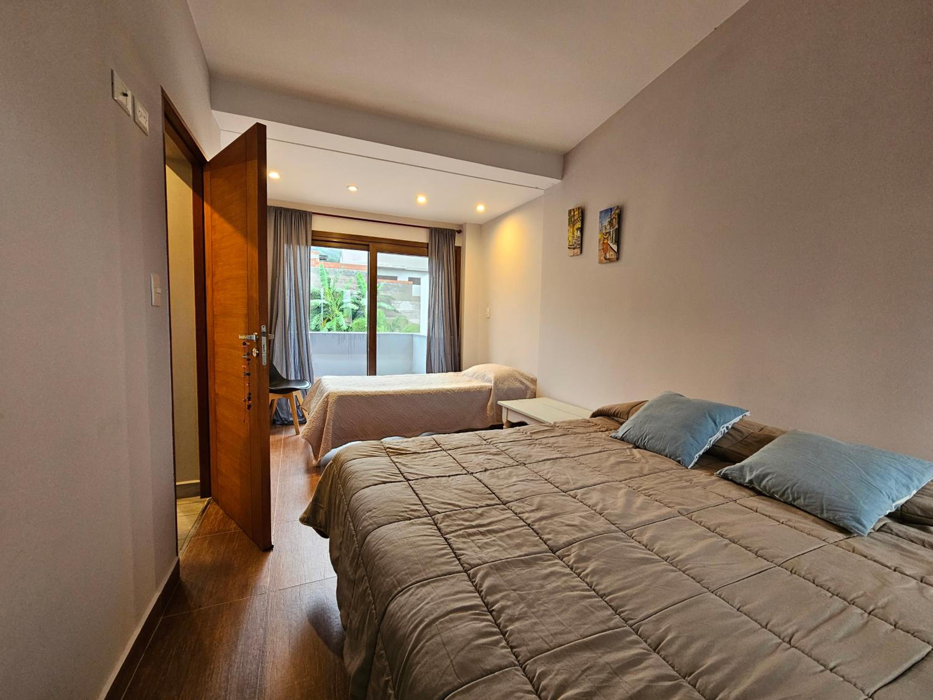 Casa Illia, hermosa casa de diseño en barrio Los Perales