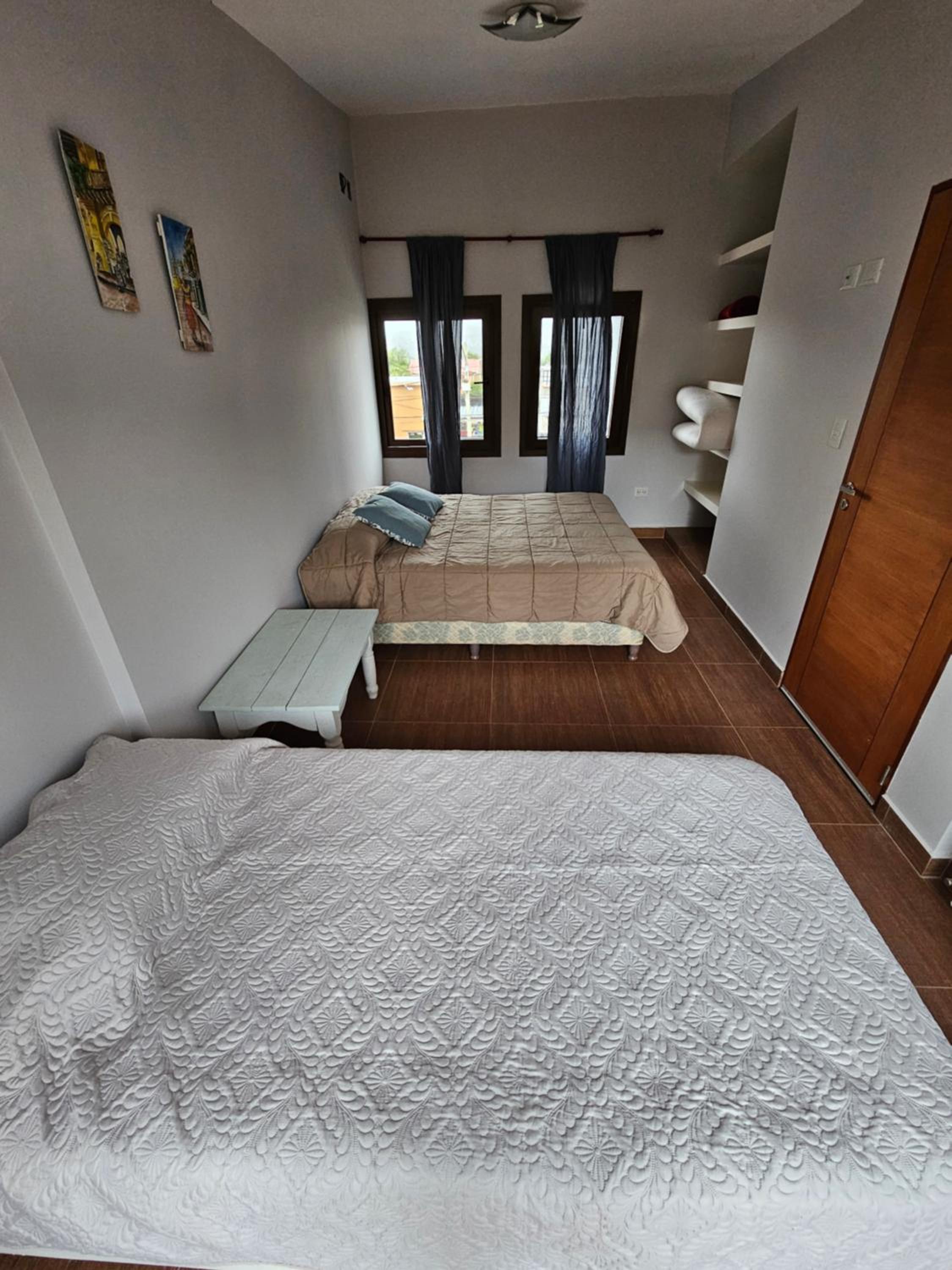 Casa Illia, hermosa casa de diseño en barrio Los Perales