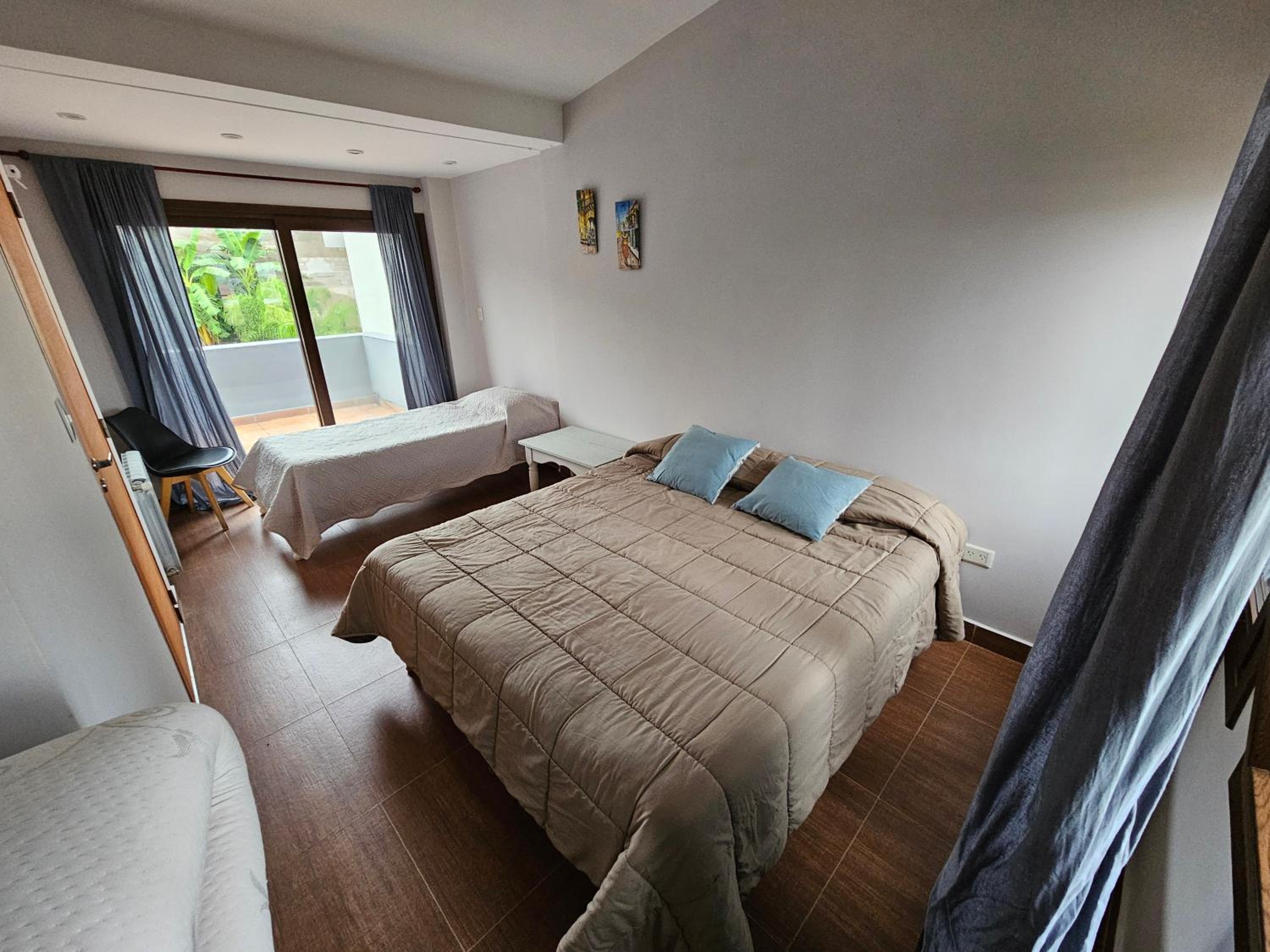 Casa Illia, hermosa casa de diseño en barrio Los Perales