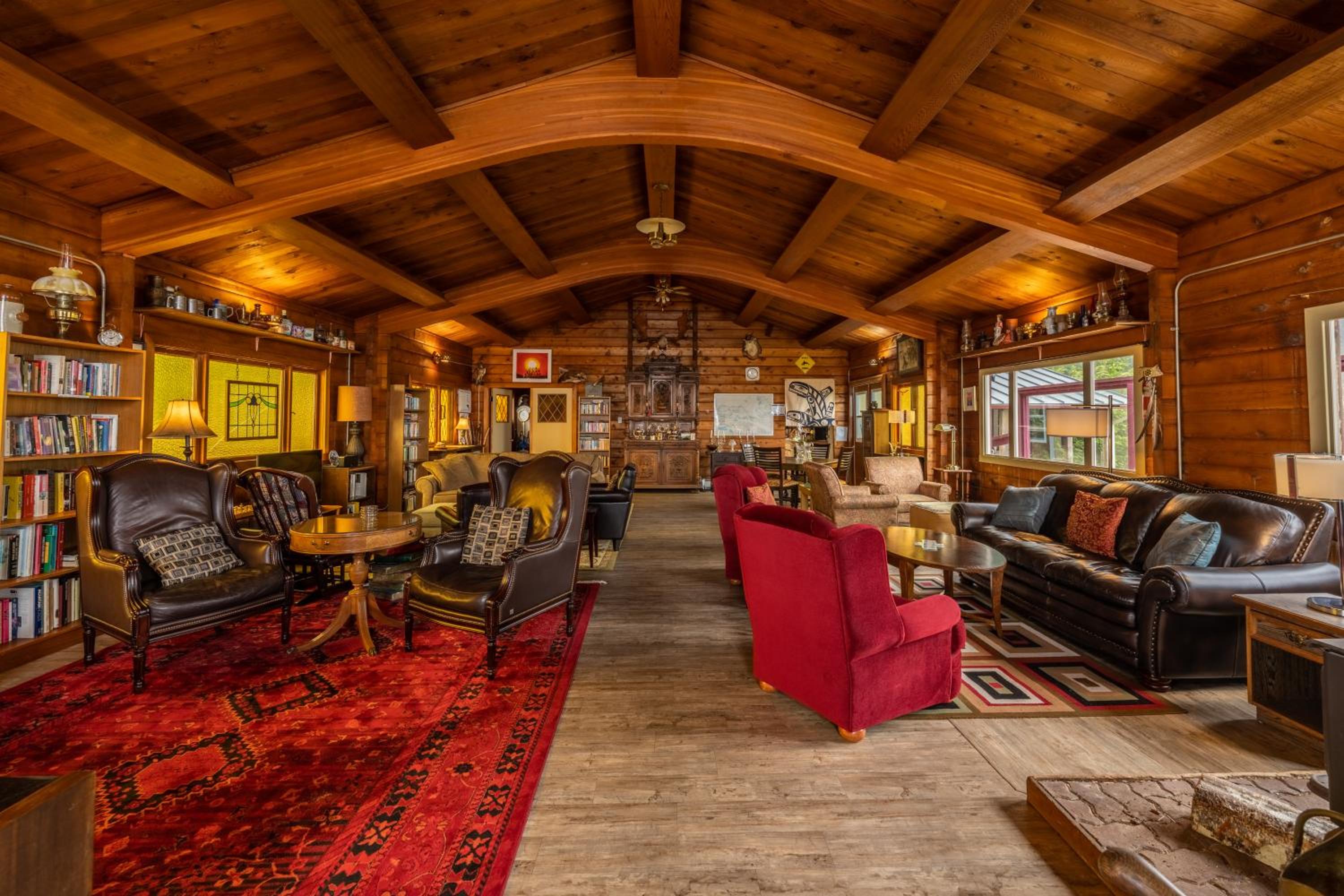 Alert Bay Lodge