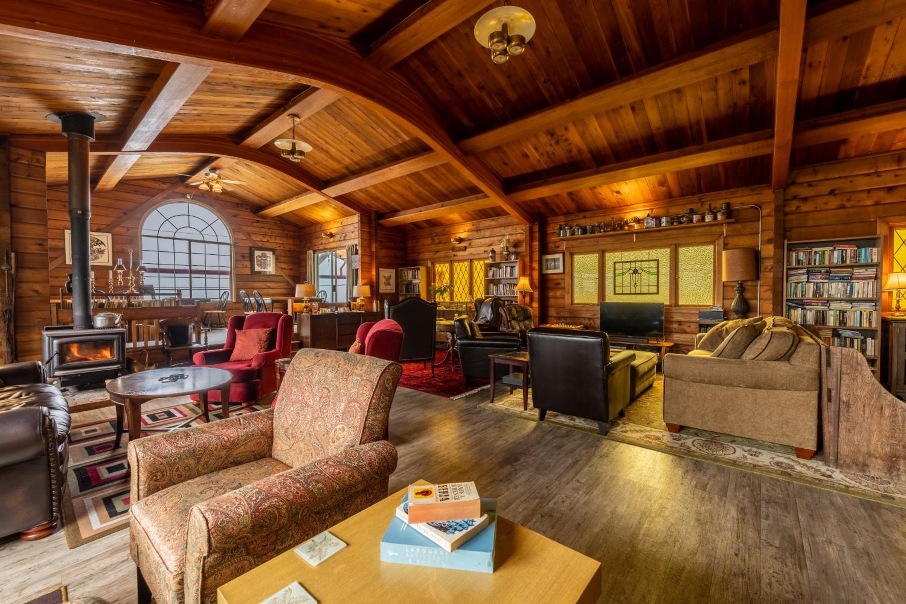 Alert Bay Lodge