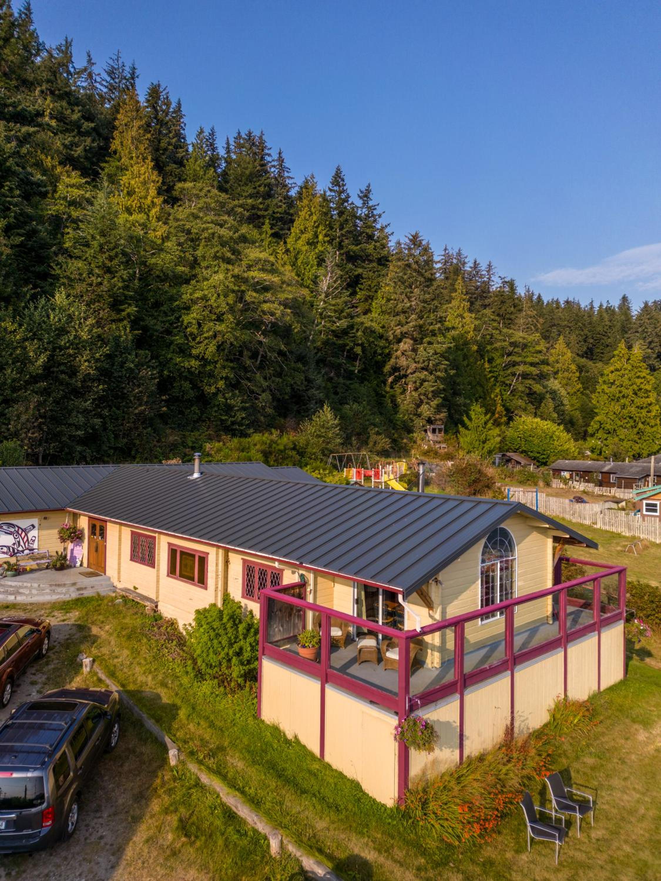 Alert Bay Lodge